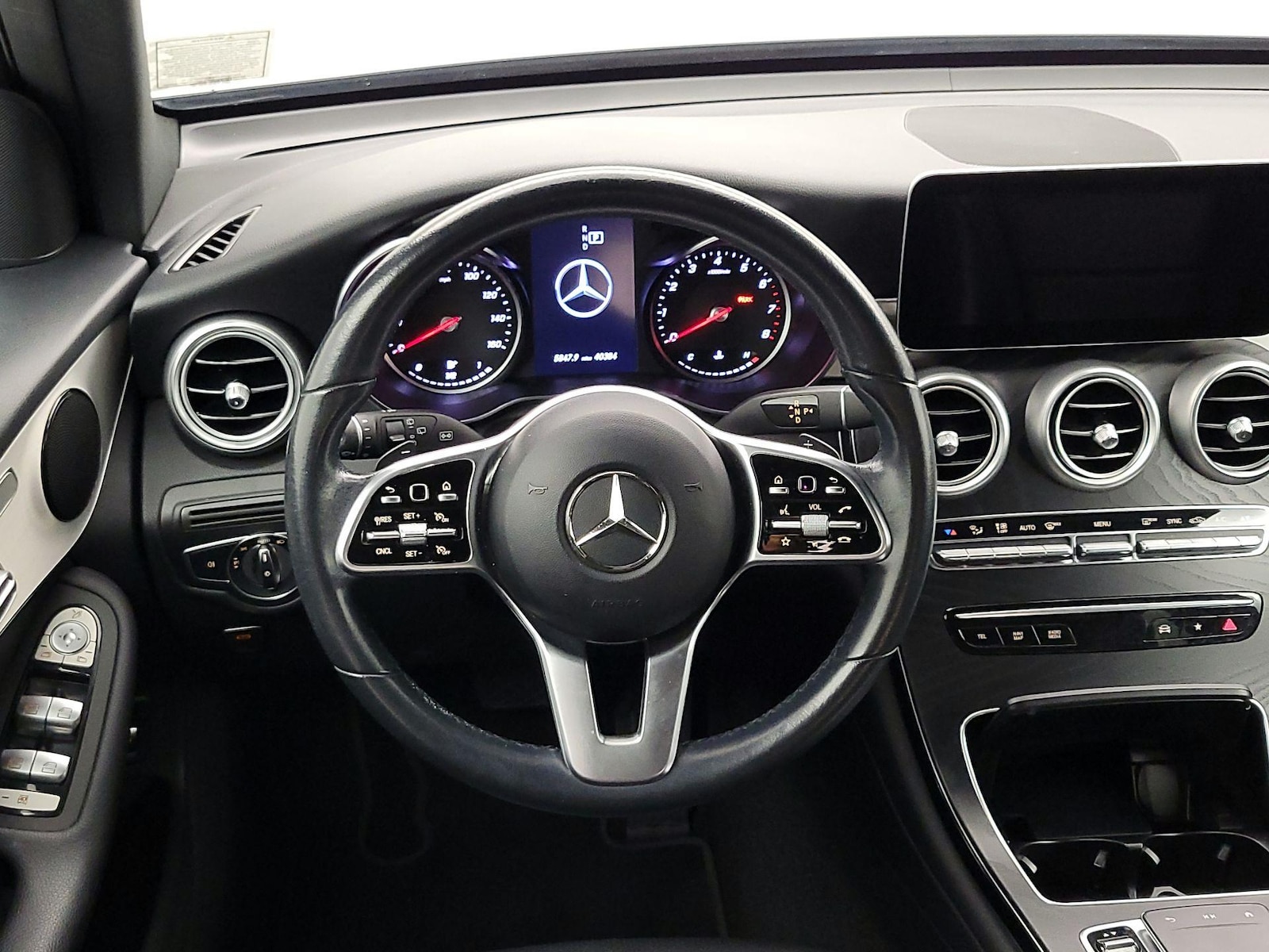 2022 Mercedes-Benz GLC GLC300 - Photo 11