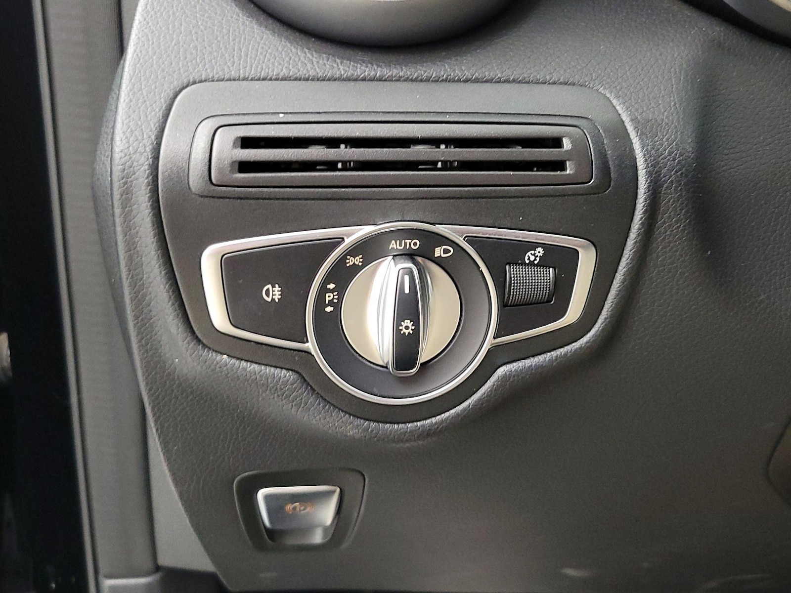 2022 Mercedes-Benz GLC GLC300 - Photo 14