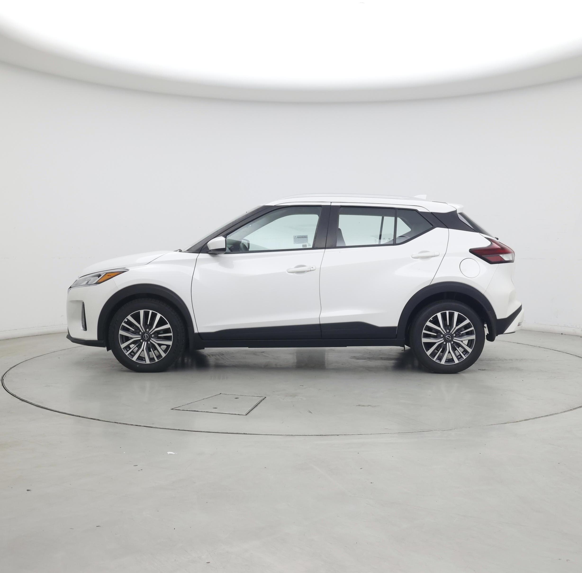 Thumbnail: 2022 Nissan Kicks - 3