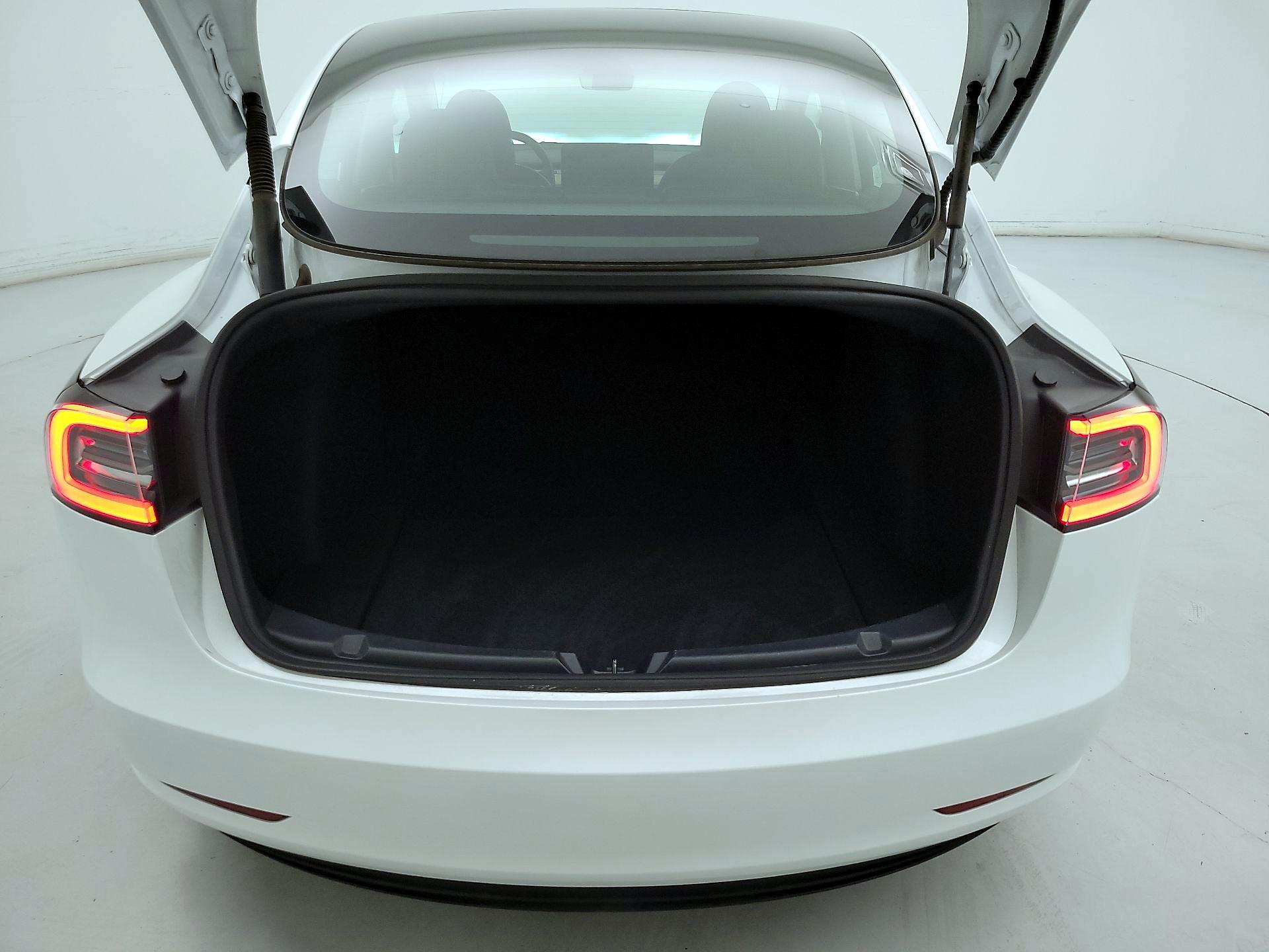 Thumbnail: 2023 Tesla Model 3 - 19