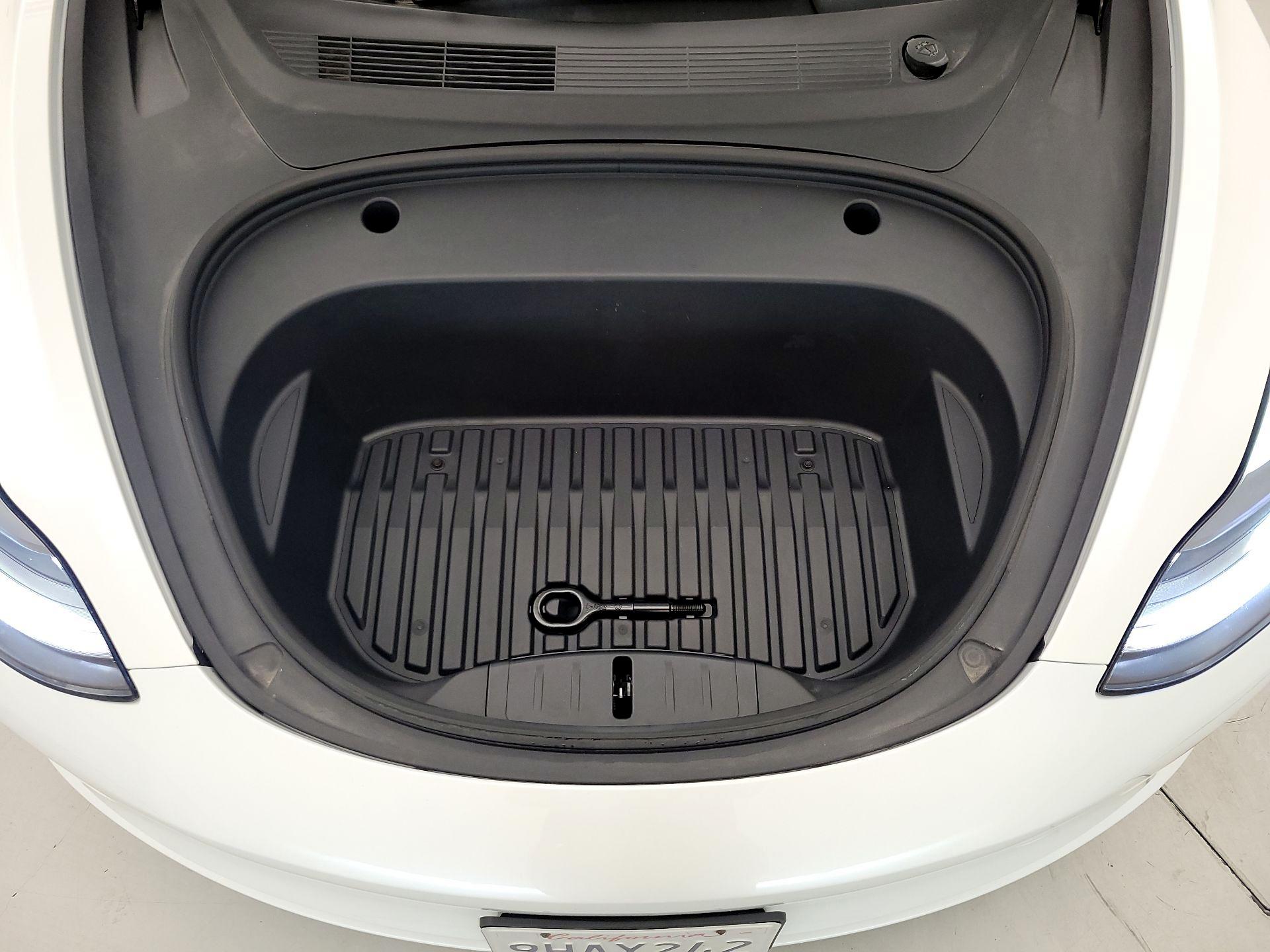 Thumbnail: 2023 Tesla Model 3 - 20