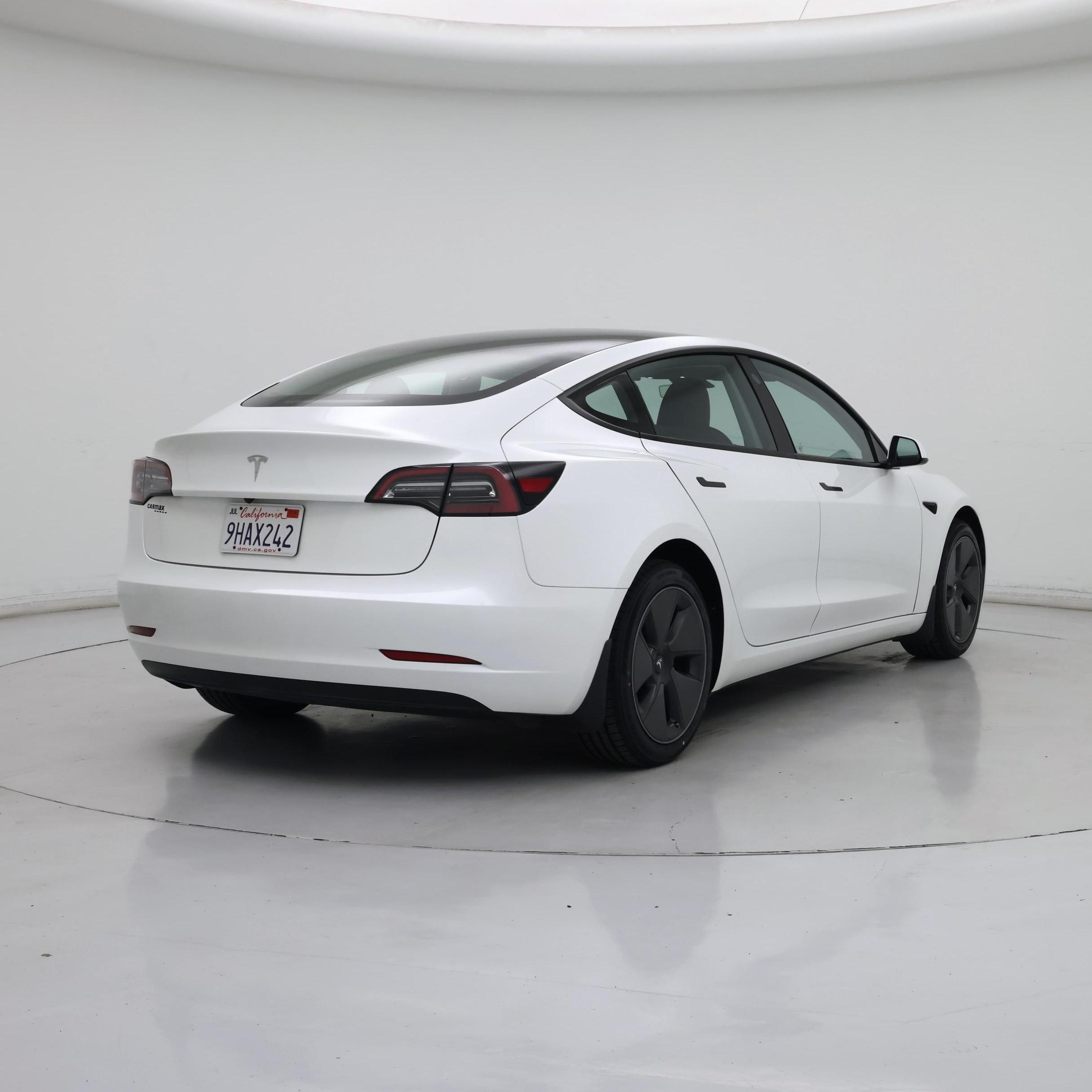 Thumbnail: 2023 Tesla Model 3 - 8
