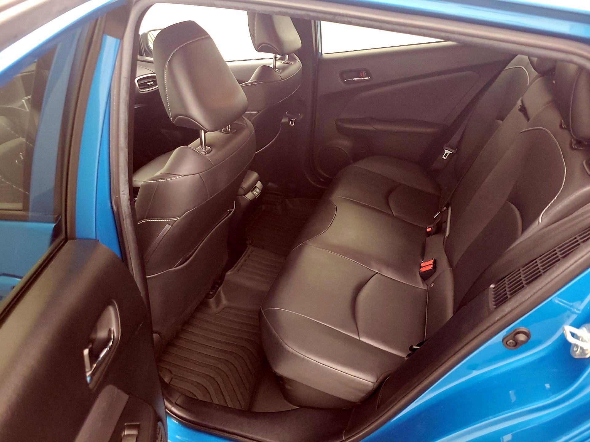 Thumbnail: 2021 Toyota Prius Prime - 18