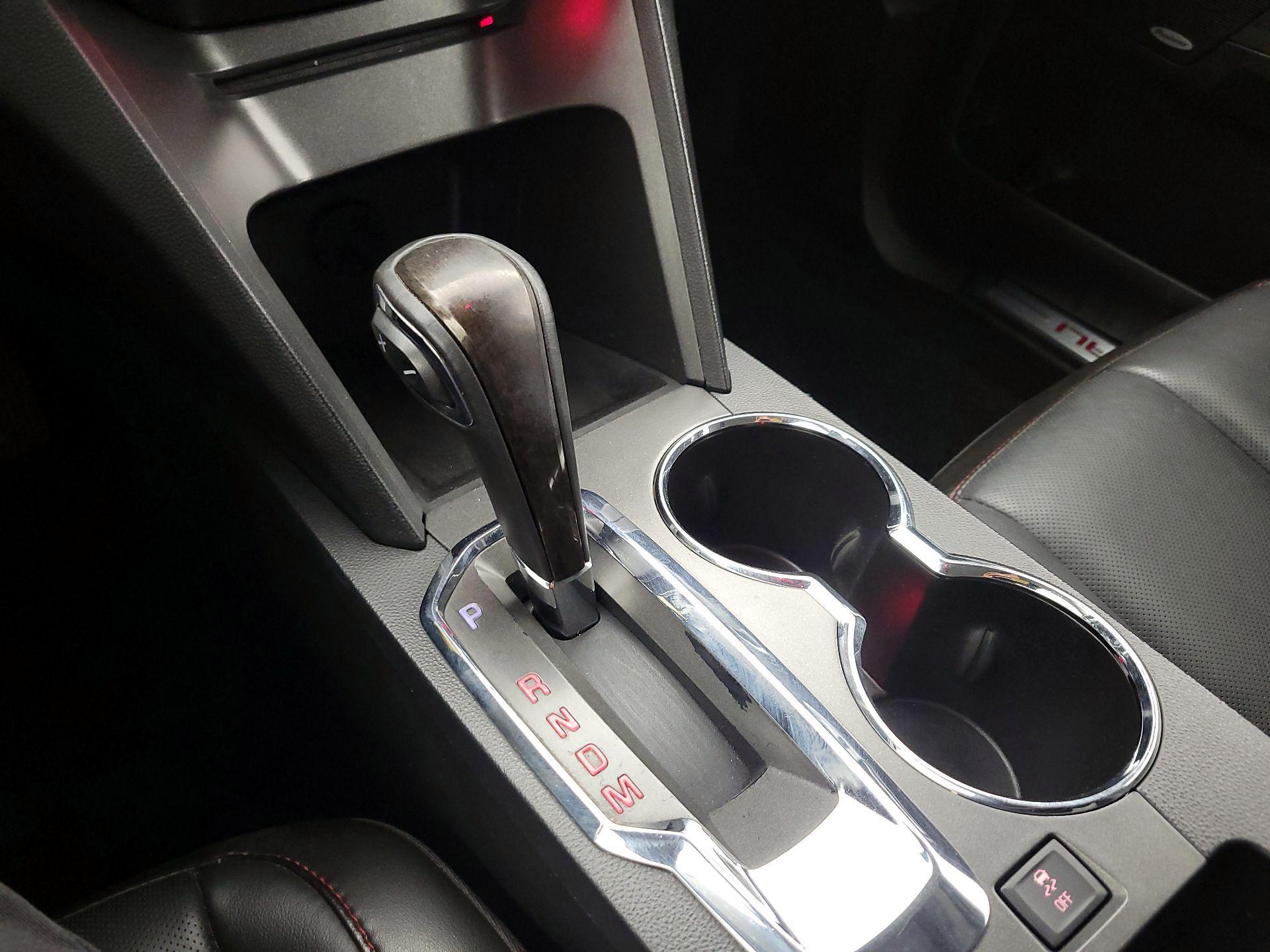 Thumbnail: 2015 GMC Terrain - 17
