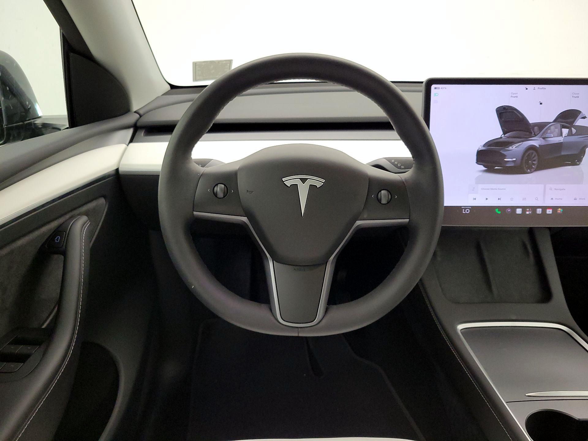 Thumbnail: 2023 Tesla Model Y - 10