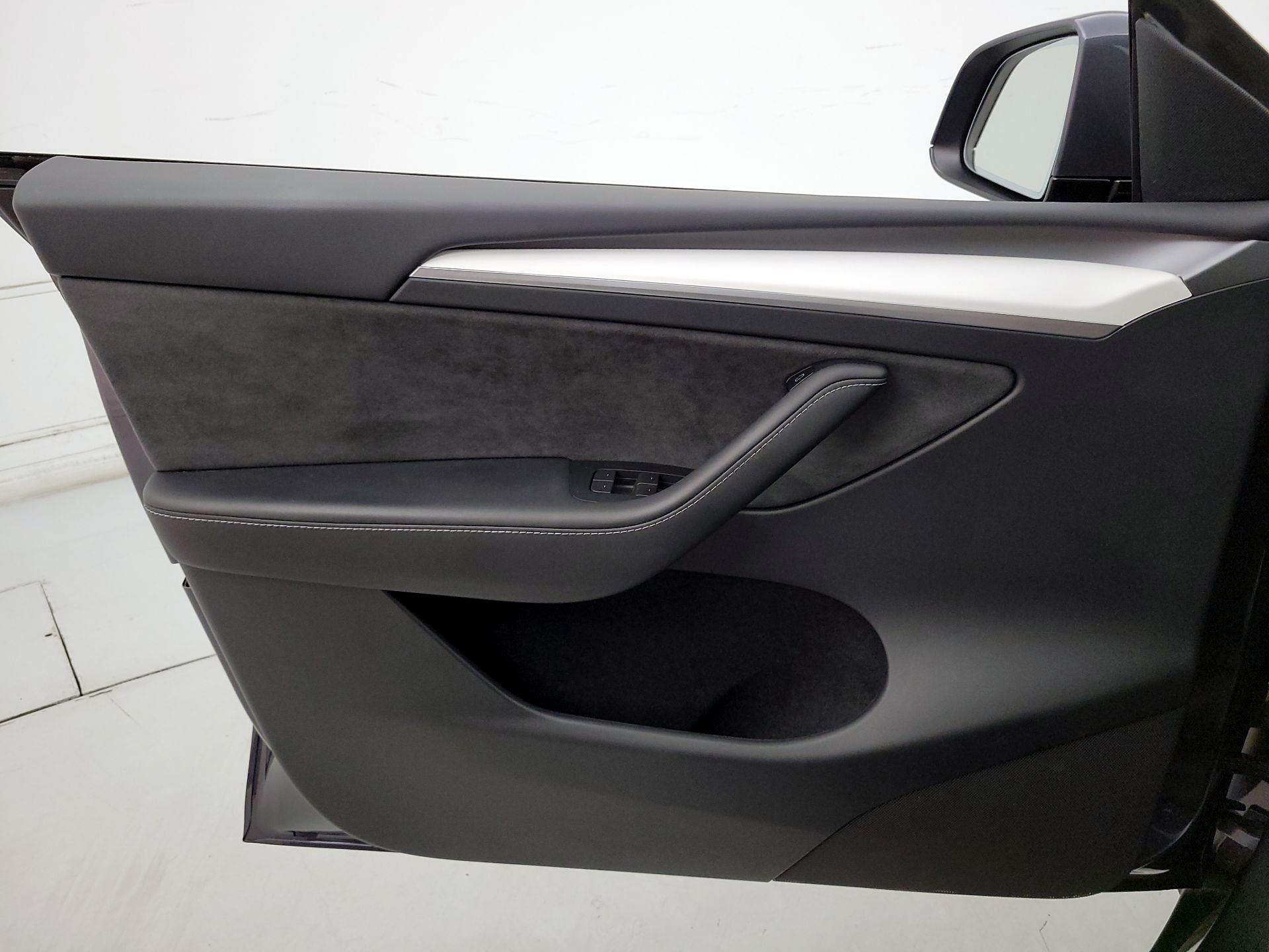 Thumbnail: 2023 Tesla Model Y - 12