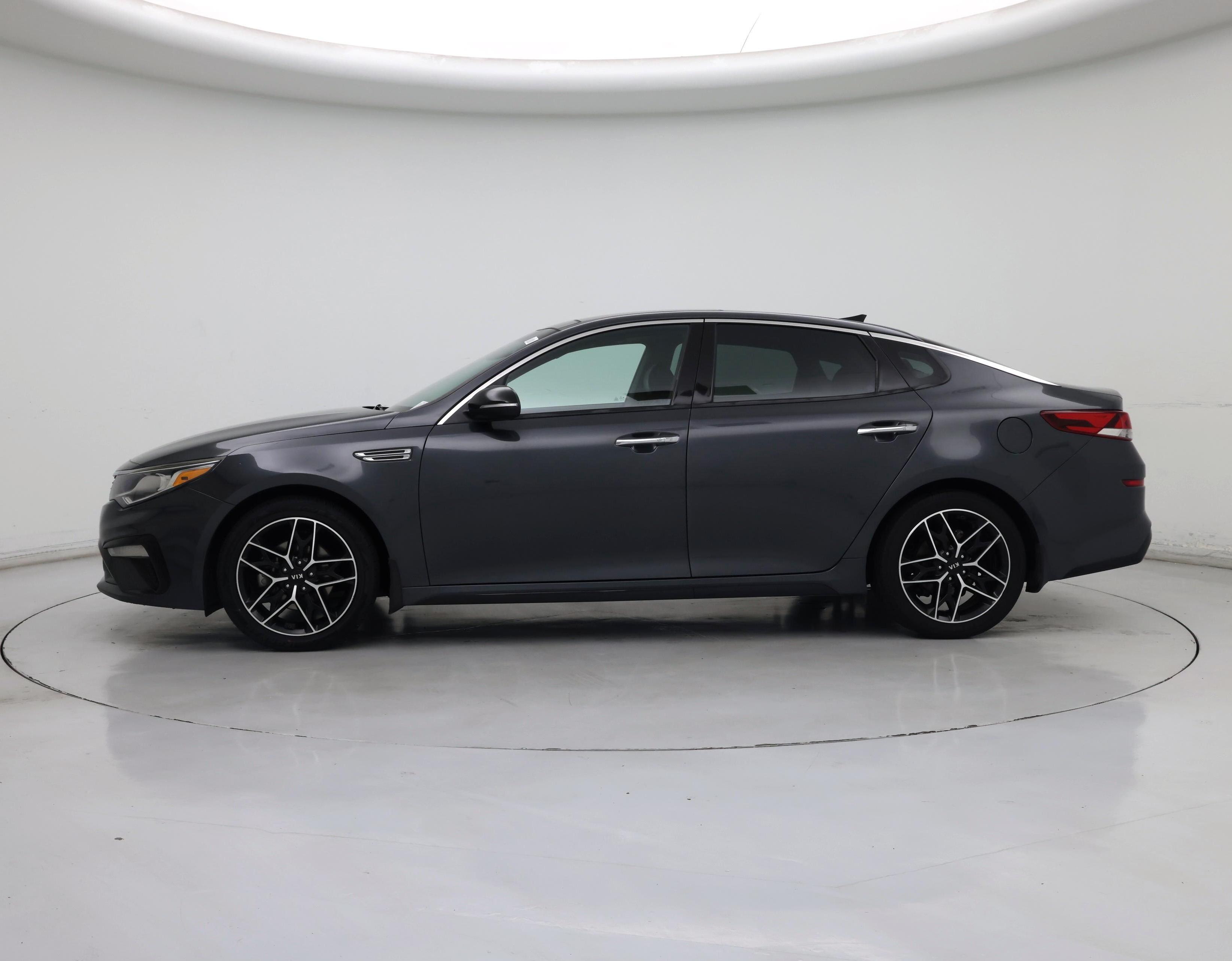 Thumbnail: 2020 Kia Optima - 3
