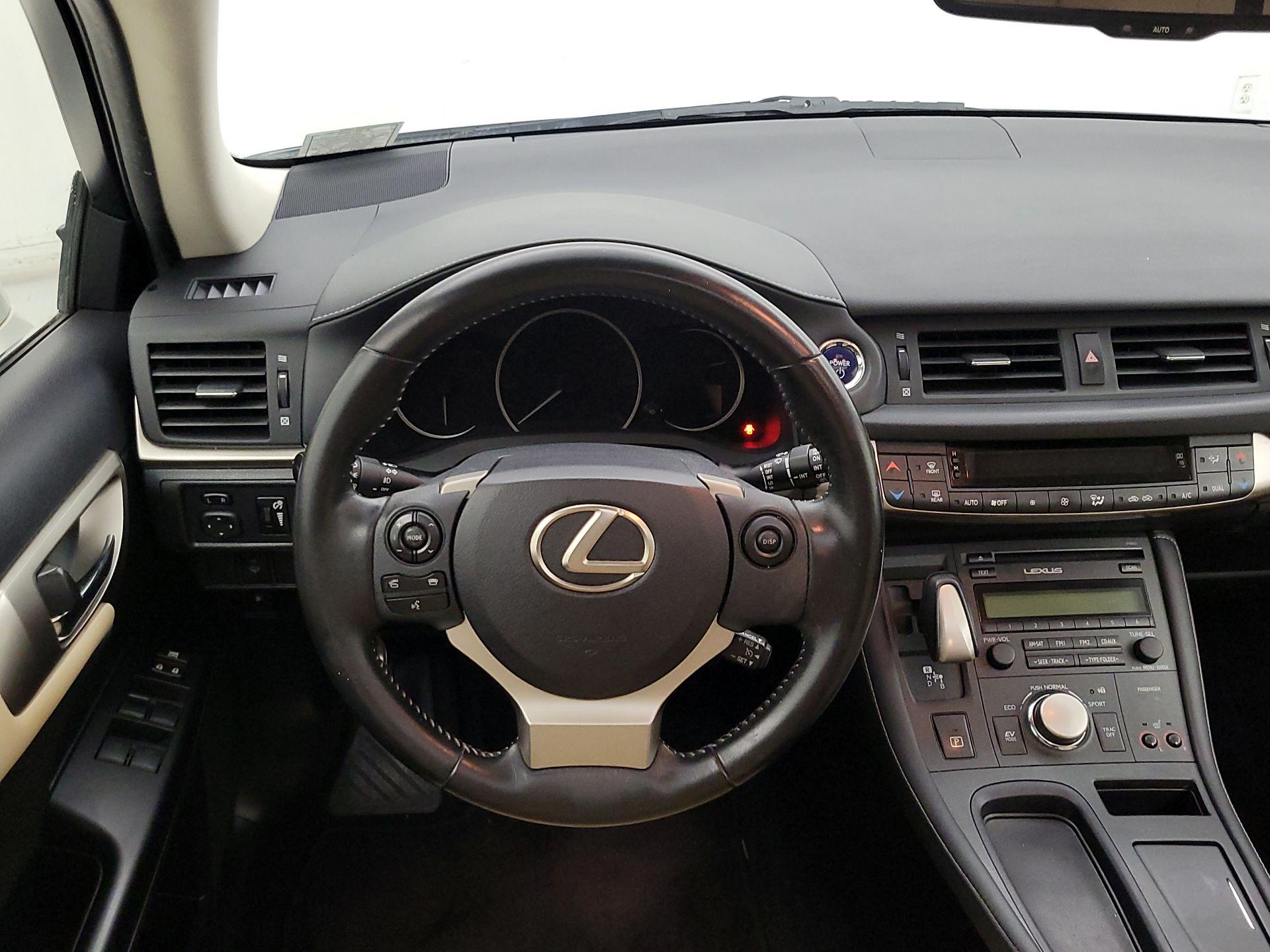 Thumbnail: 2017 Lexus CT - 10