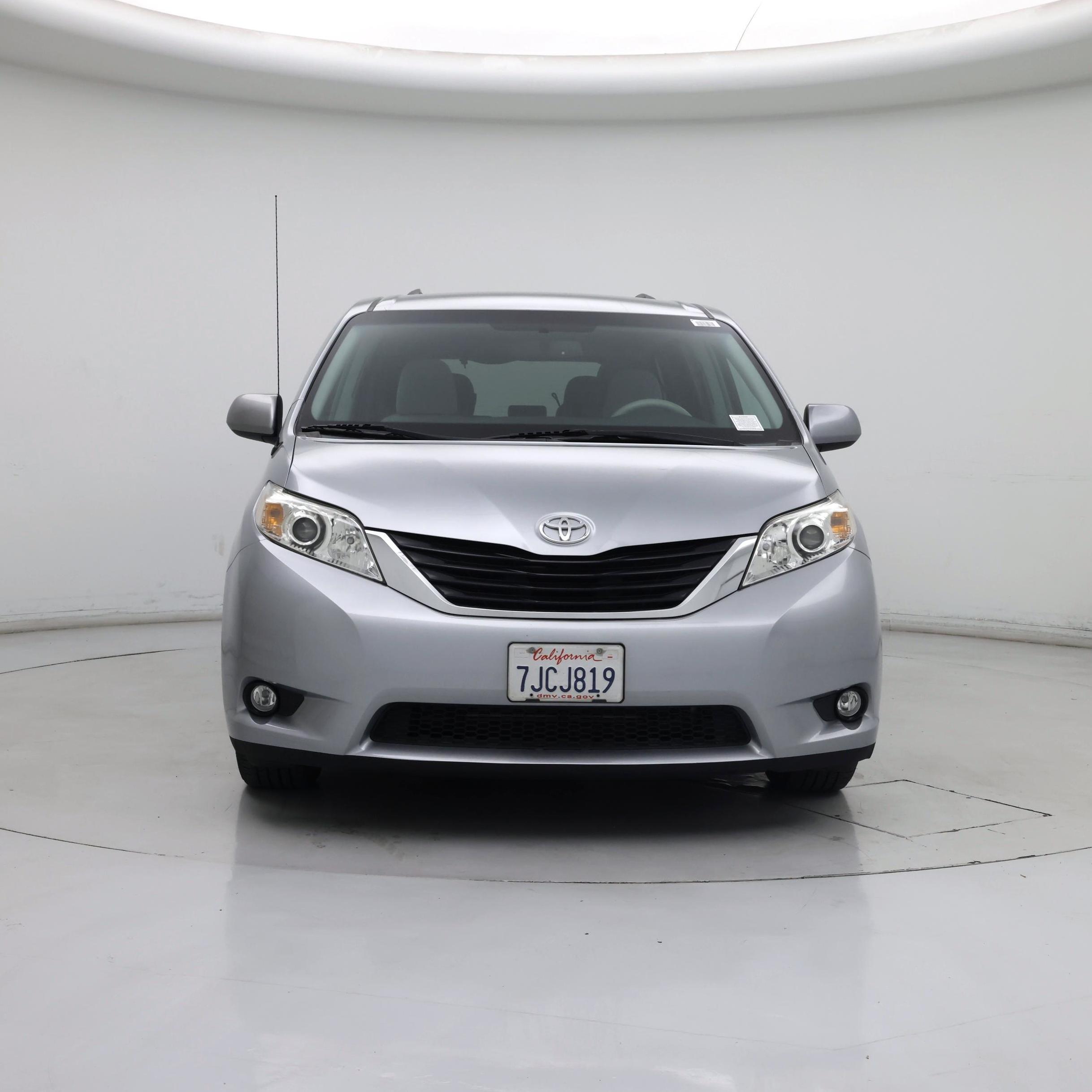 Thumbnail: 2014 Toyota Sienna - 5