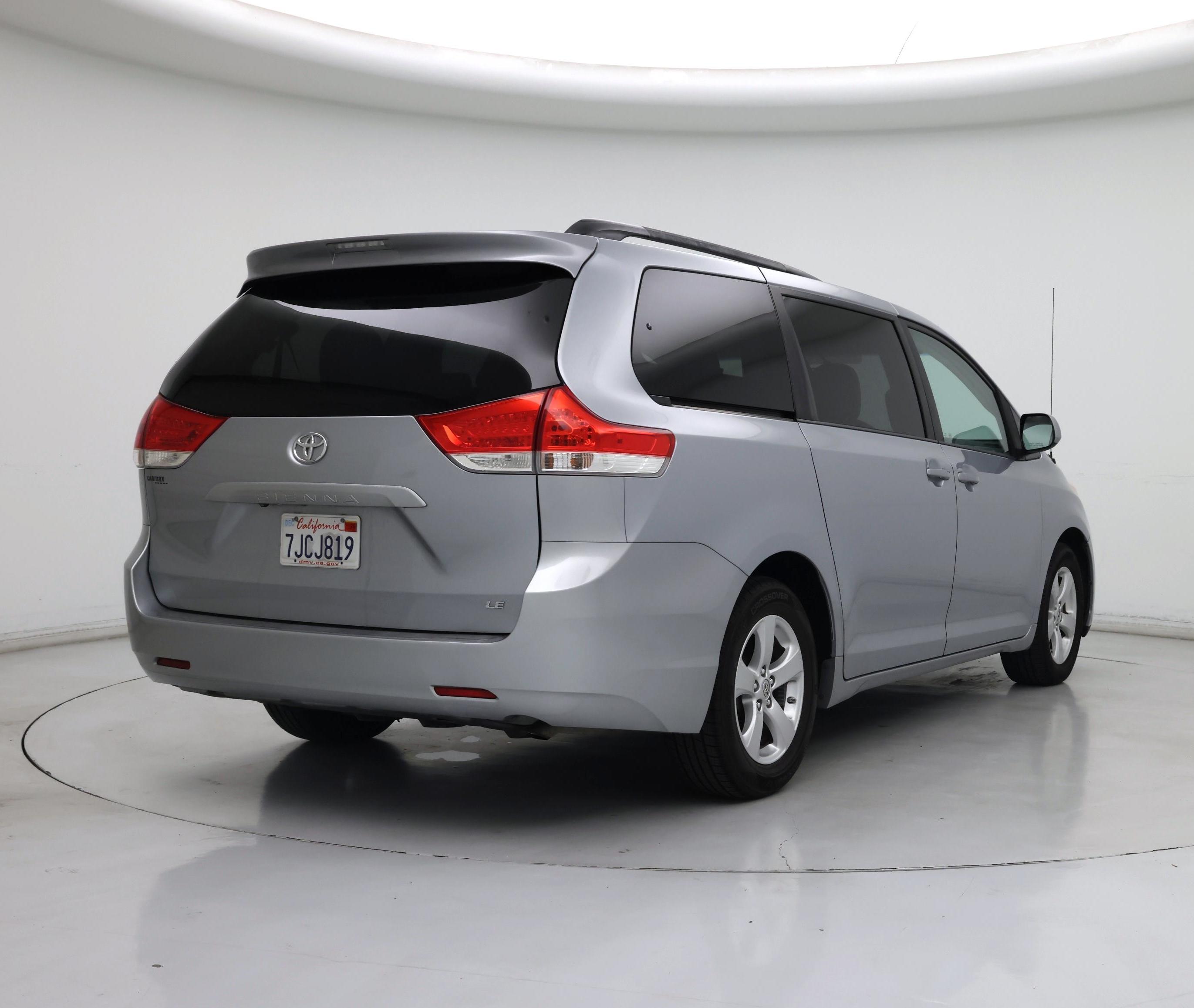 Thumbnail: 2014 Toyota Sienna - 8