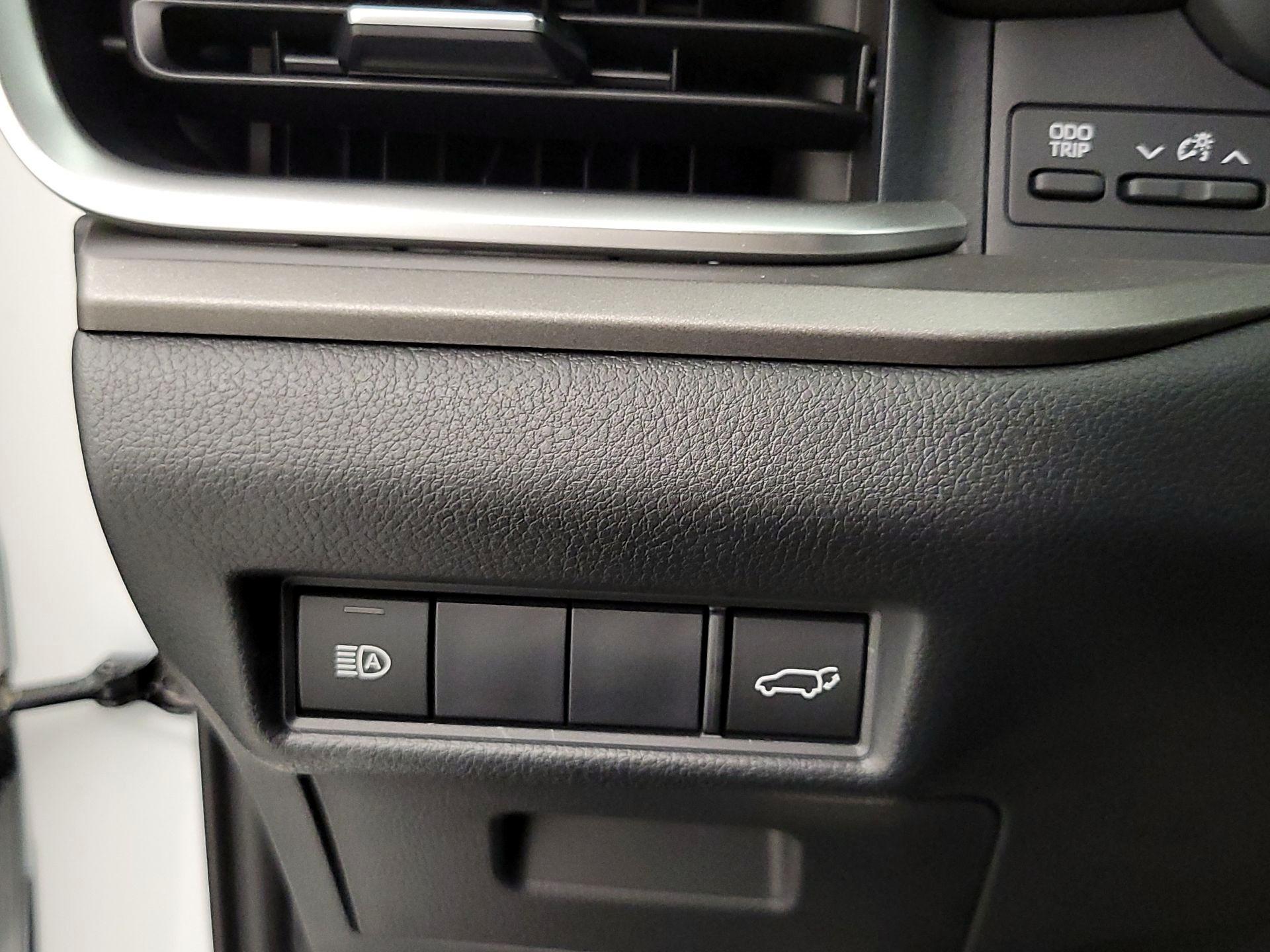 Thumbnail: 2026 Toyota Highlander - 13