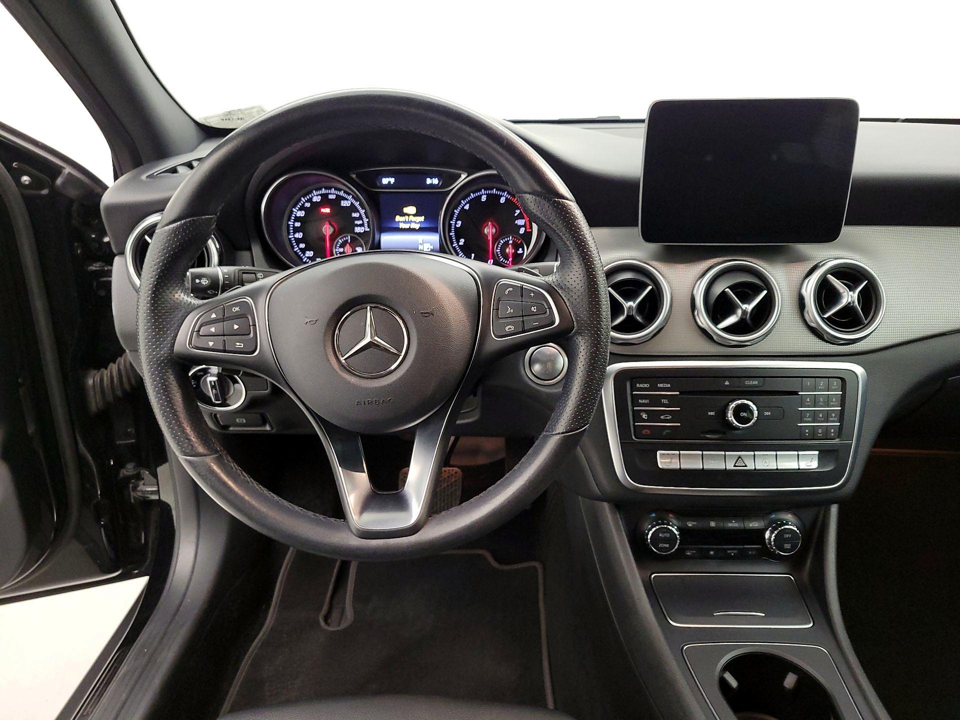 Thumbnail: 2020 Mercedes-Benz GLA - 10