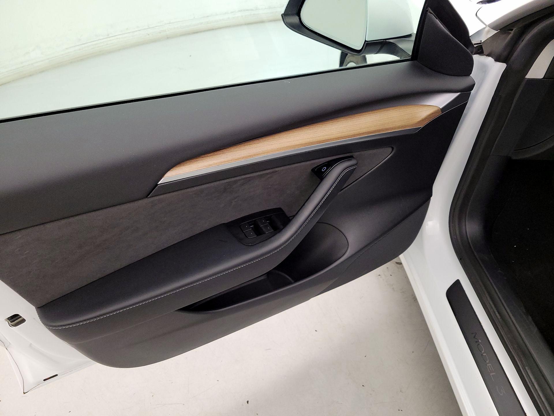 Thumbnail: 2022 Tesla Model 3 - 12
