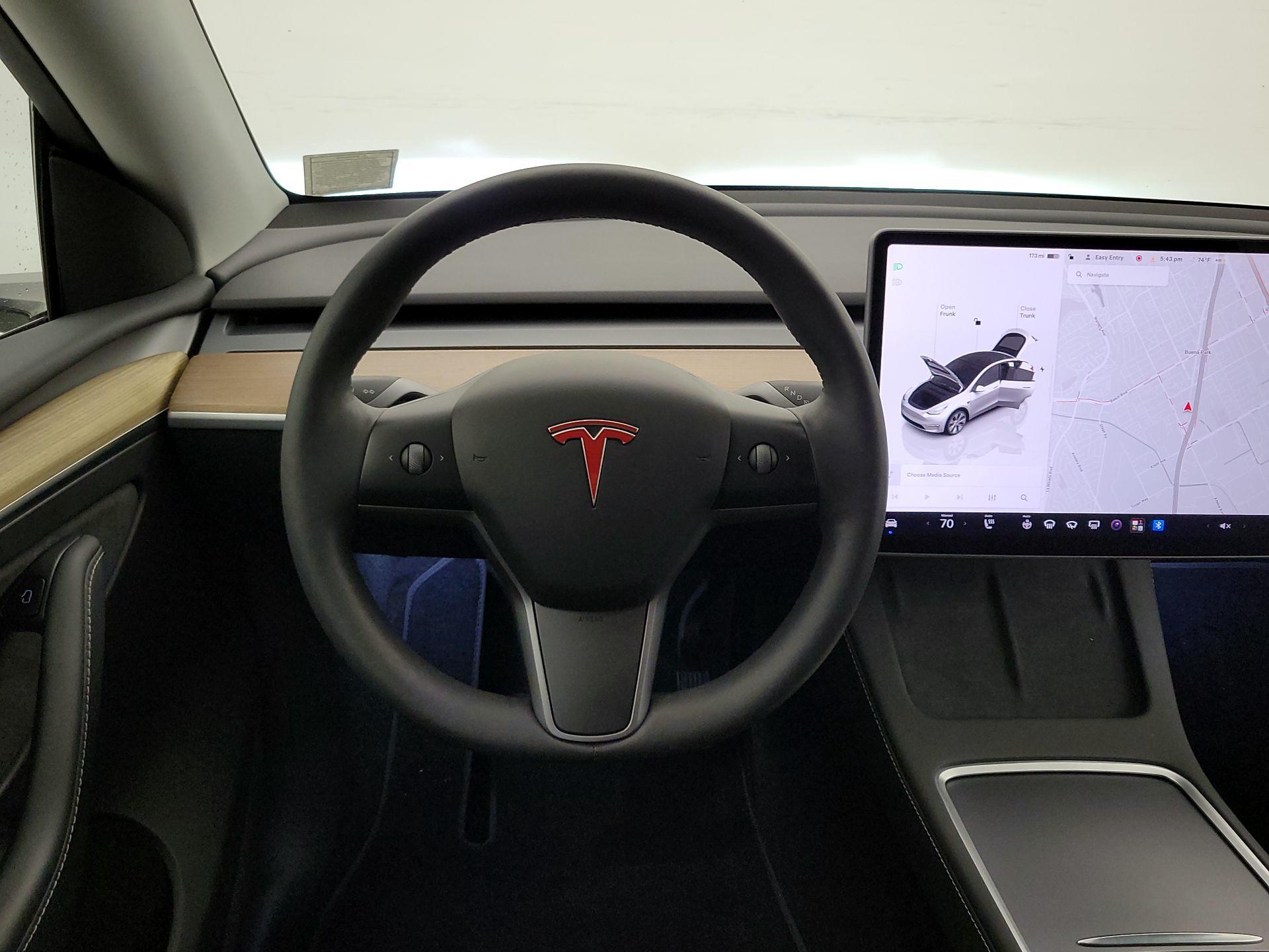 Thumbnail: 2023 Tesla Model Y - 10
