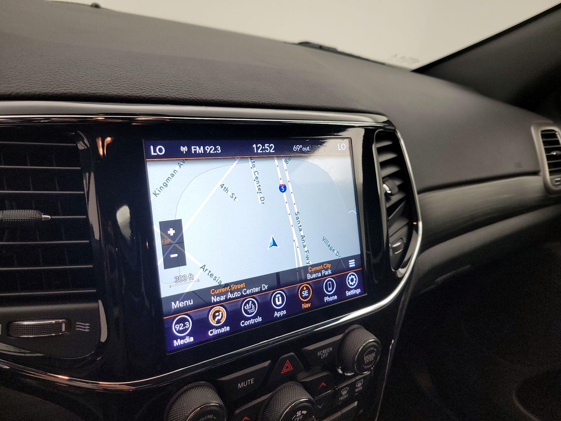 Thumbnail: 2021 Jeep Grand Cherokee - 14