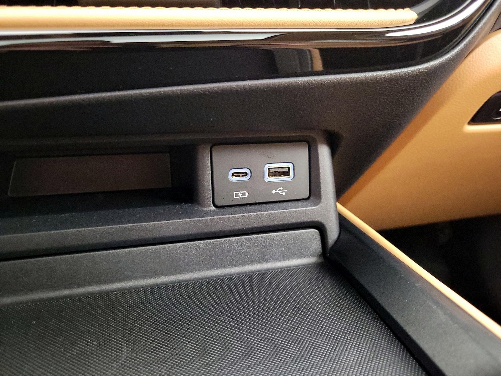 2025 Lexus NX Hybrid 350h - Photo 19
