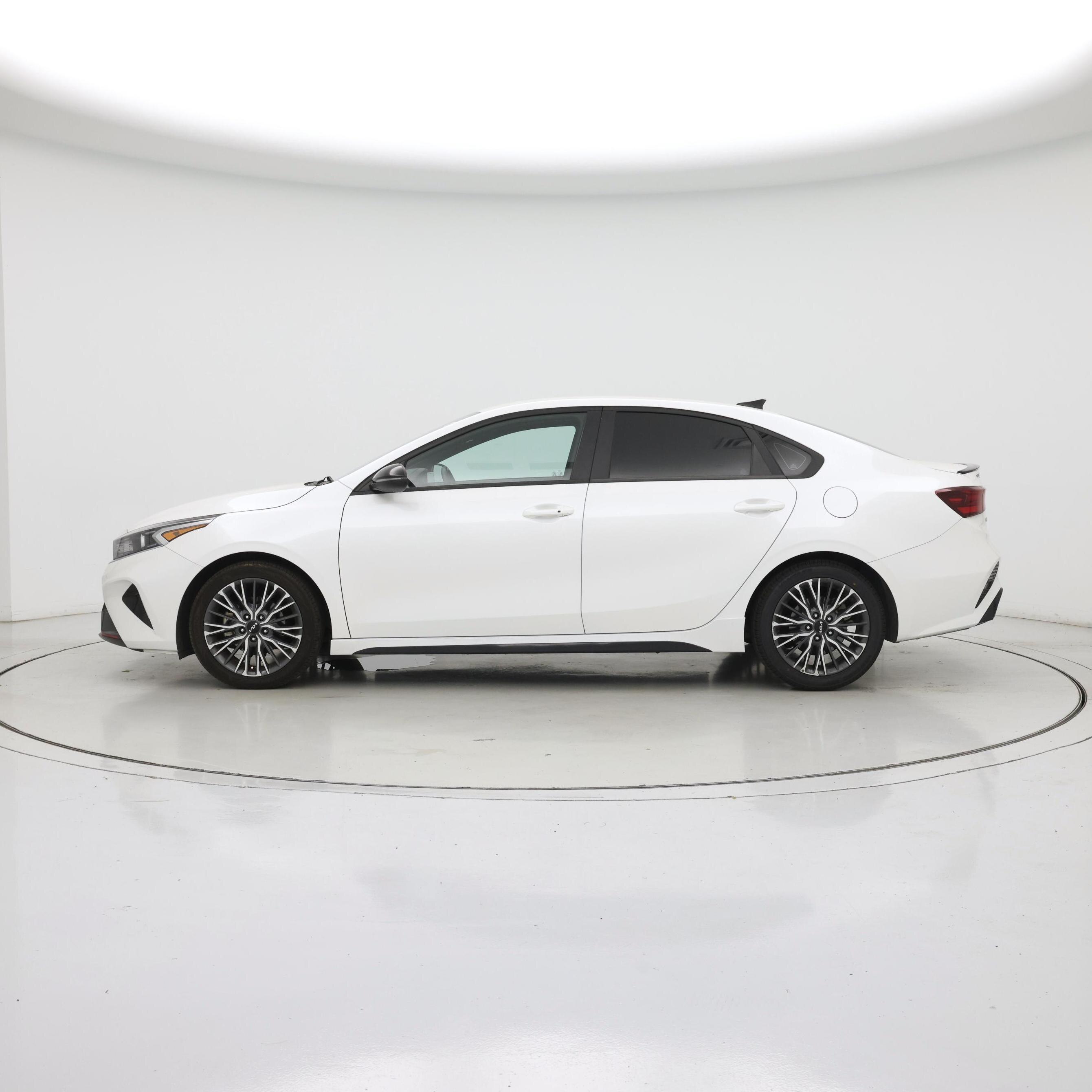 Thumbnail: 2023 Kia Forte - 3