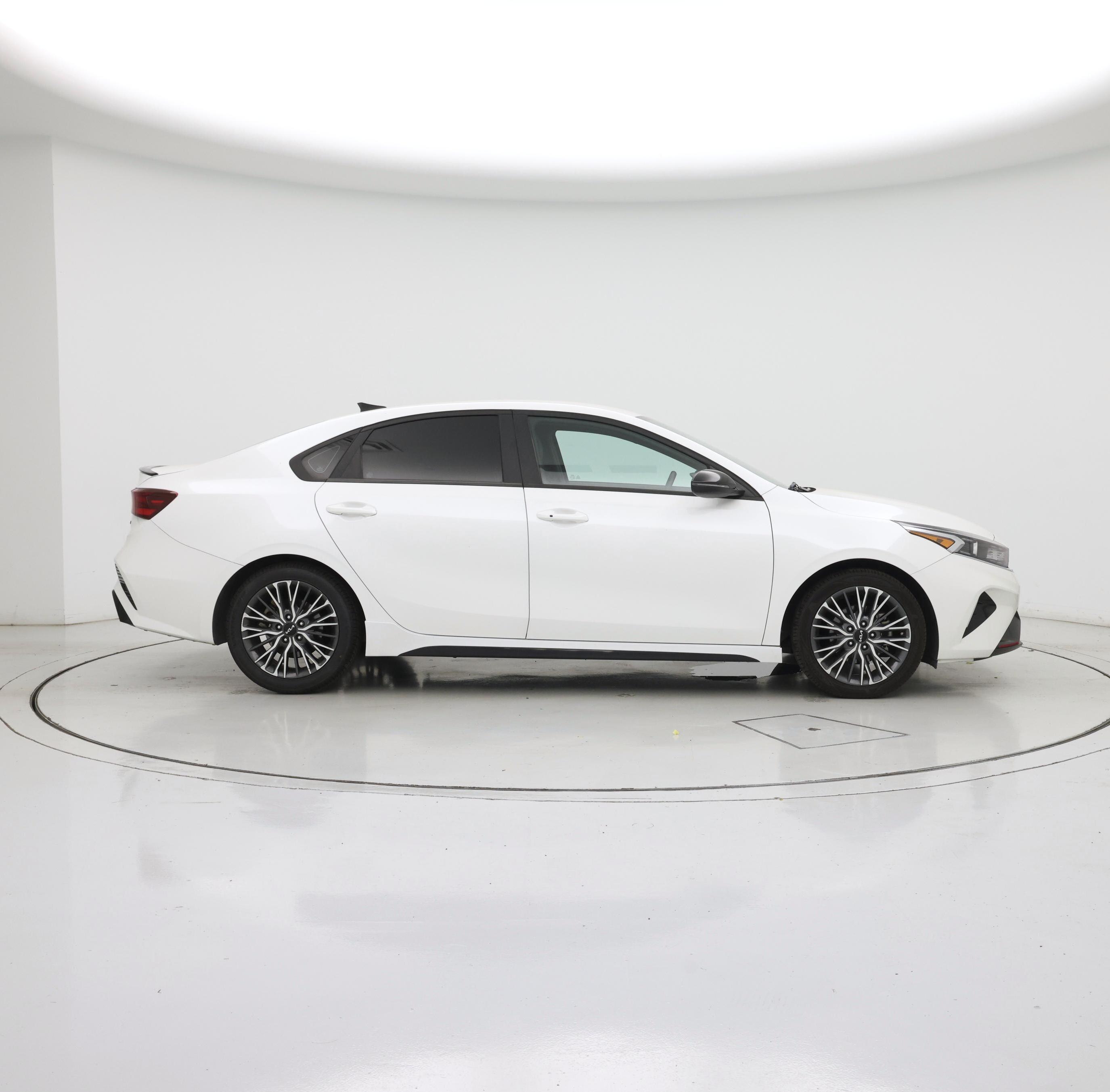Thumbnail: 2023 Kia Forte - 7