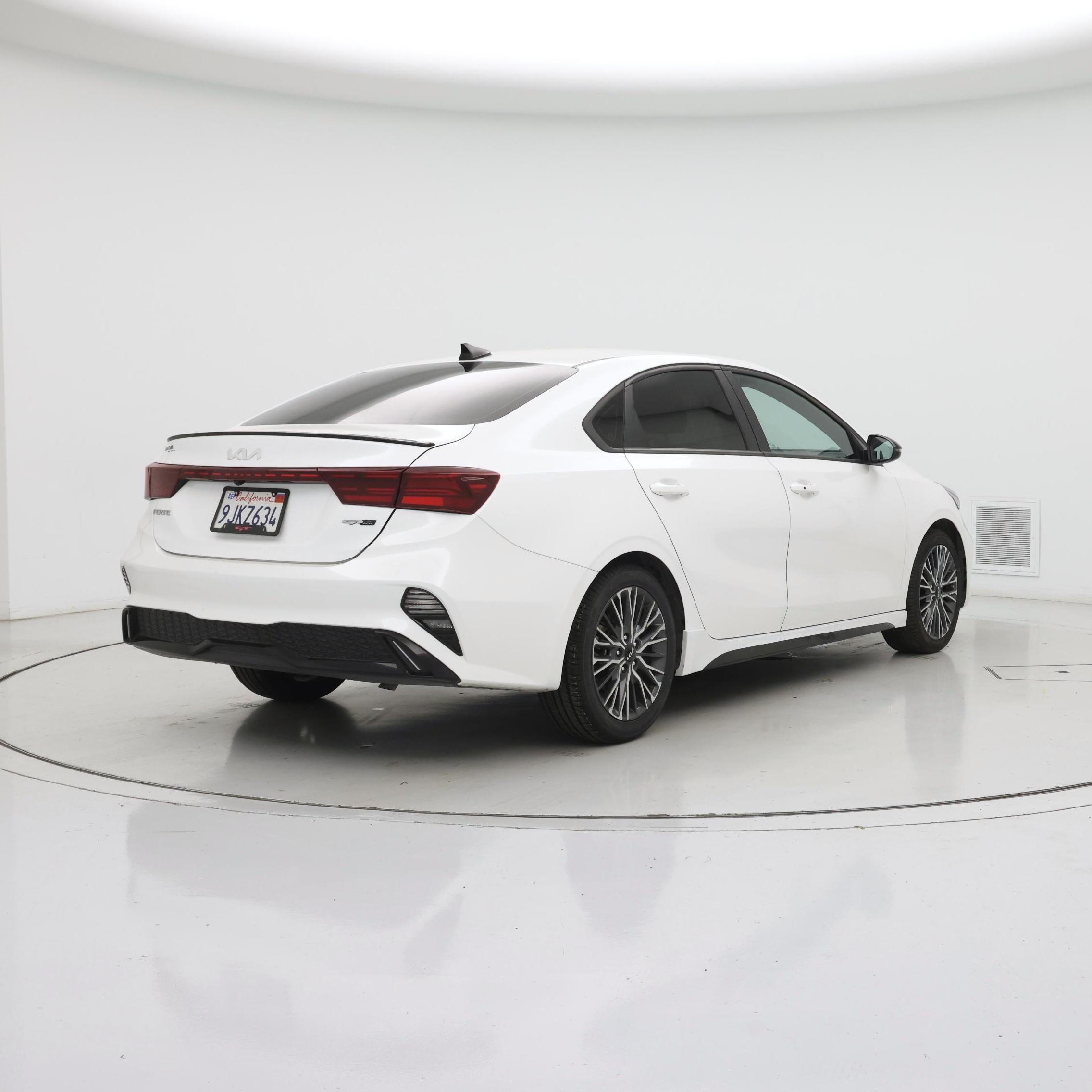 Thumbnail: 2023 Kia Forte - 8