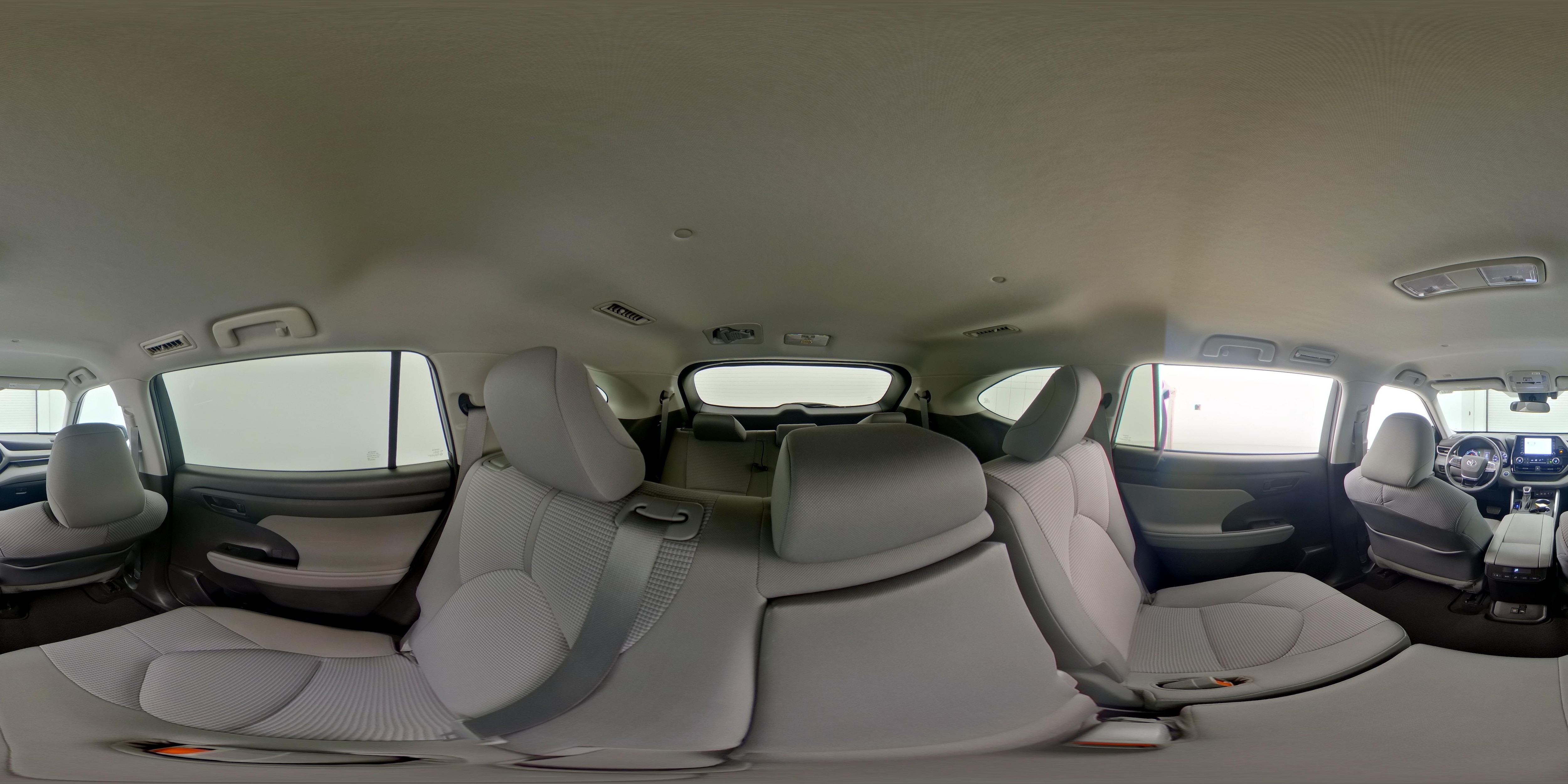 2021 Toyota Highlander LE - Photo 27