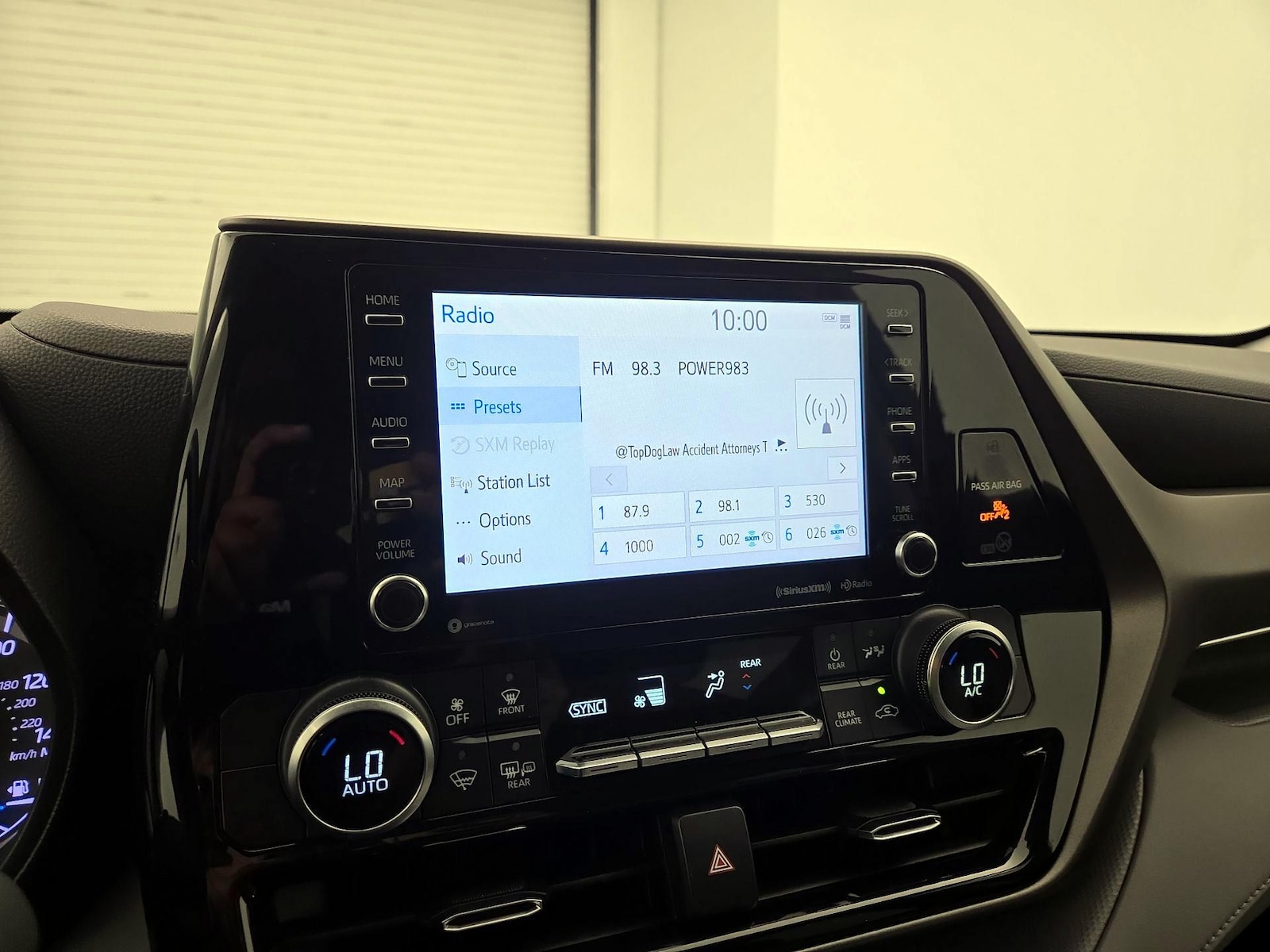 2021 Toyota Highlander LE - Photo 16