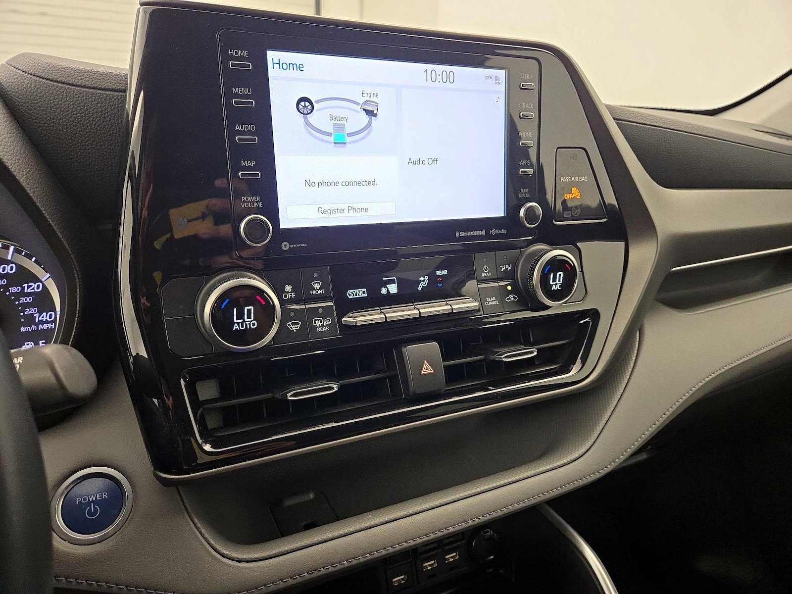 2021 Toyota Highlander LE - Photo 17