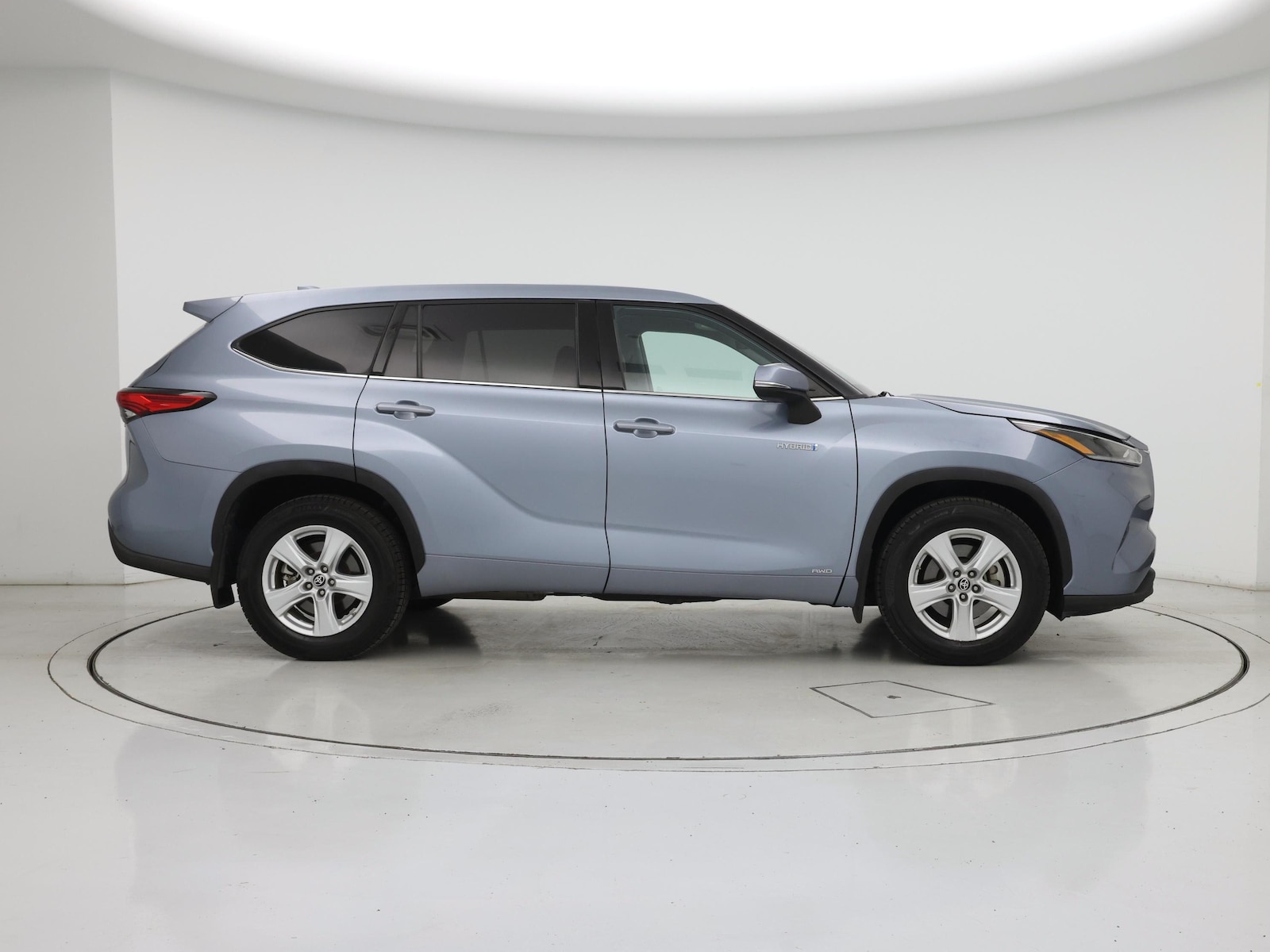2021 Toyota Highlander LE - Photo 8