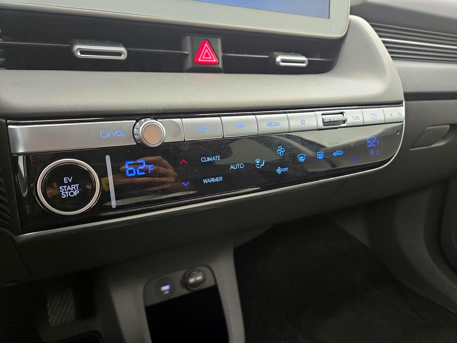 2024 Hyundai IONIQ 5 SE - Photo 18