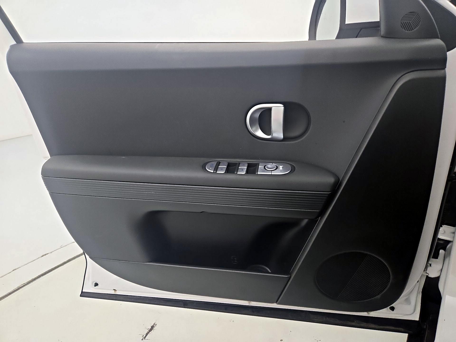 Thumbnail: 2024 Hyundai Ioniq 5 - 12