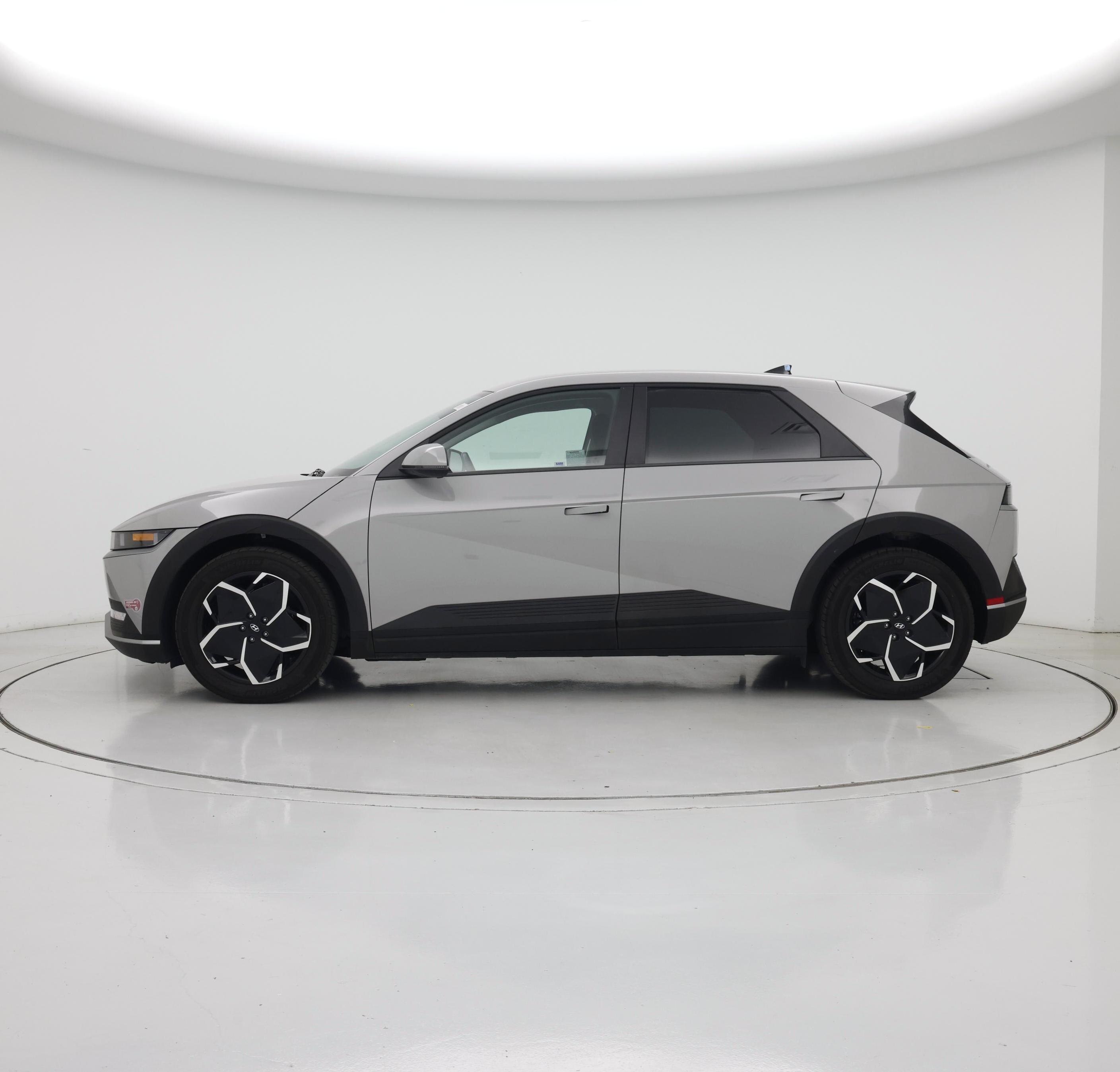 Thumbnail: 2024 Hyundai Ioniq 5 - 3