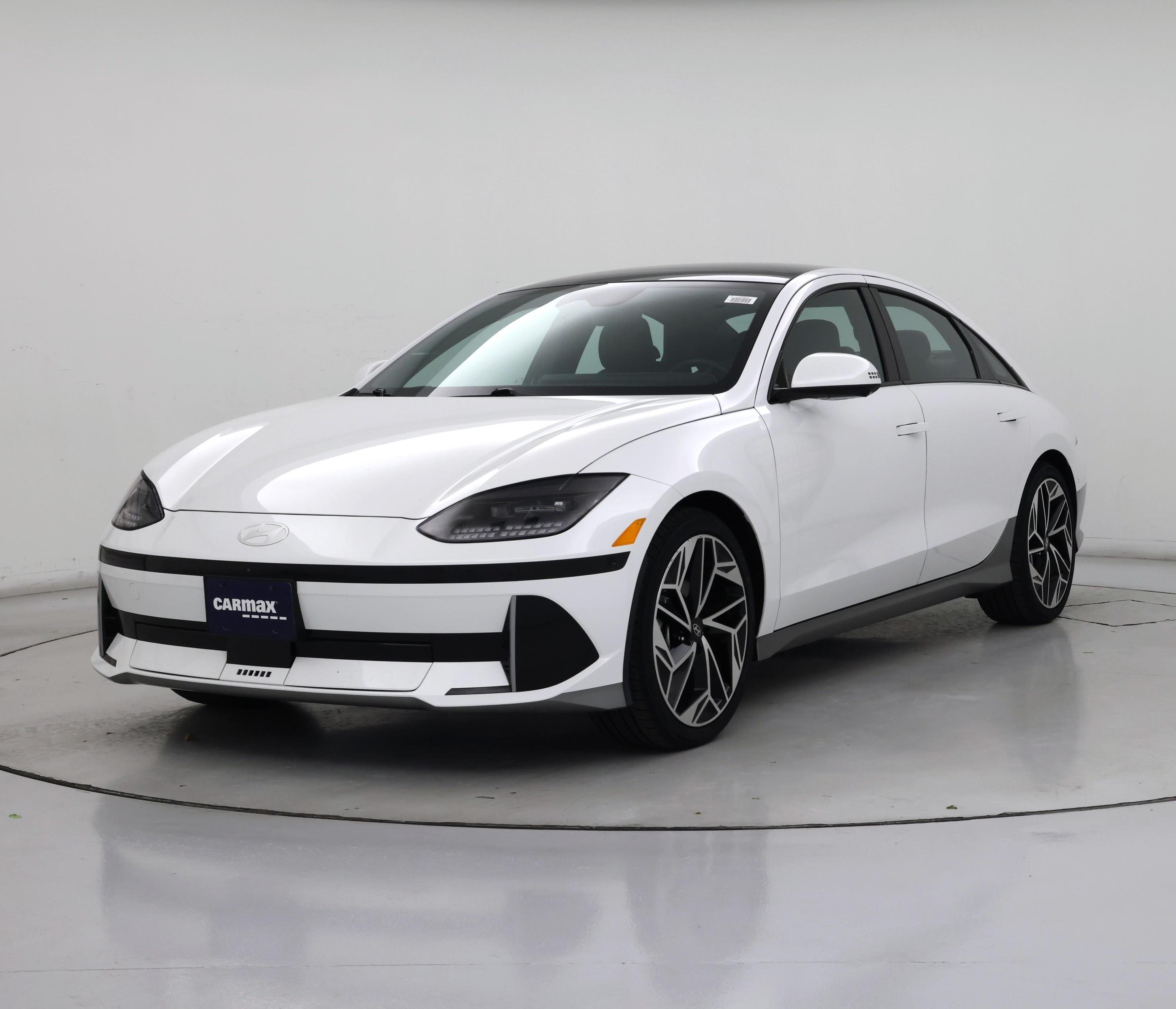 Thumbnail: 2023 Hyundai Ioniq 6 - 4