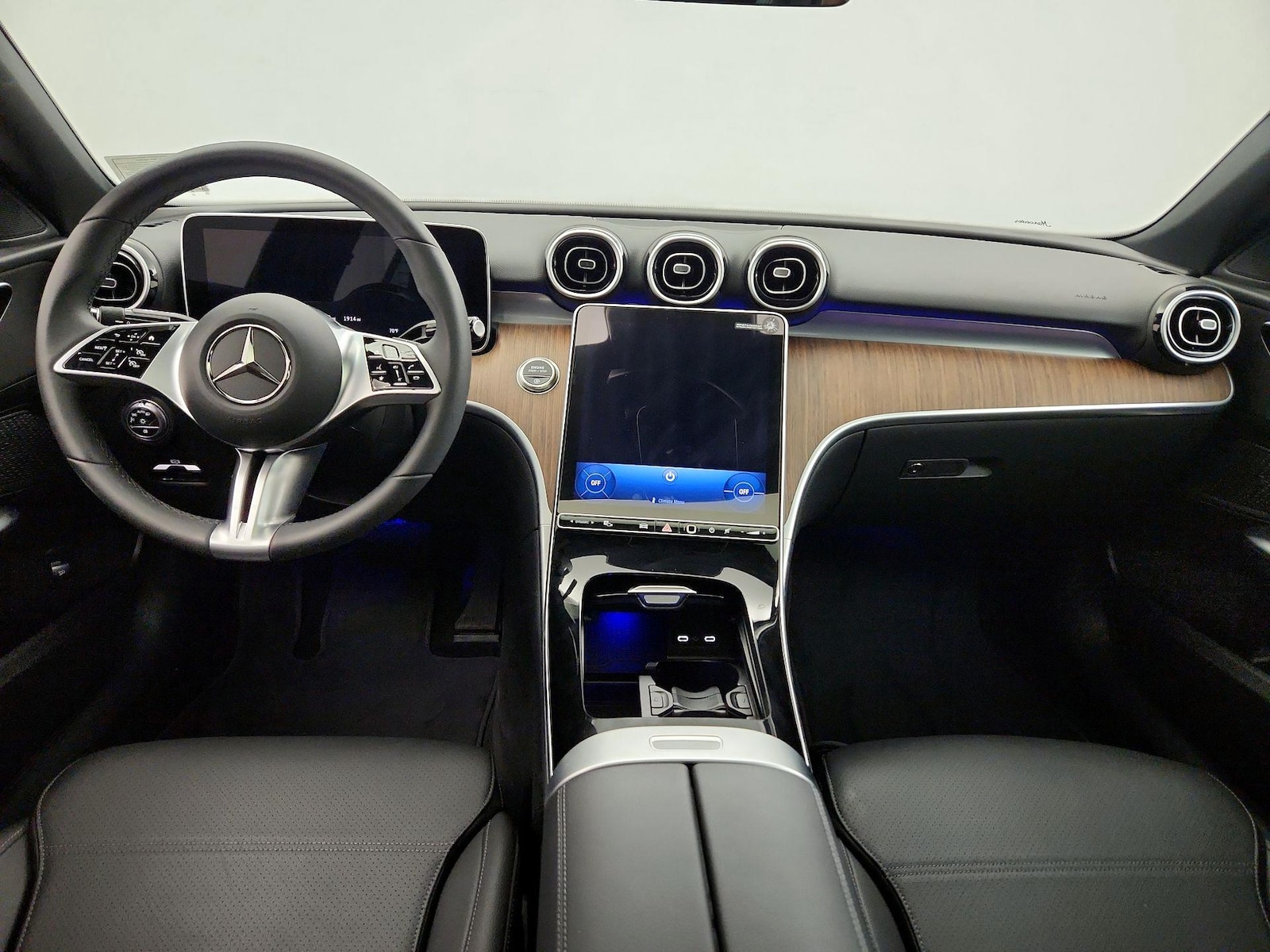 2025 Mercedes-Benz C-Class Sedan C 300 - Photo 10