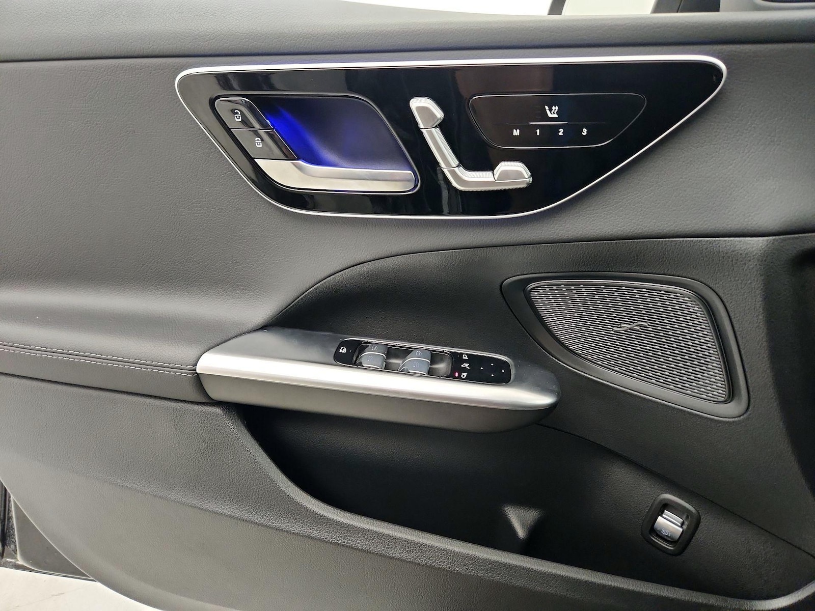 2025 Mercedes-Benz C-Class Sedan C 300 - Photo 13