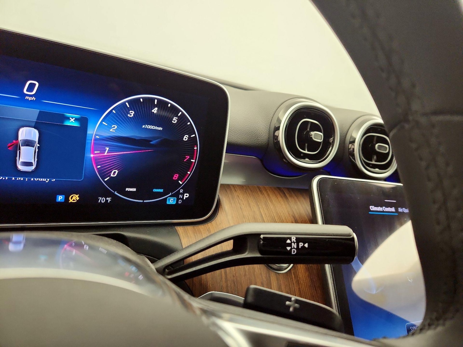 2025 Mercedes-Benz C-Class Sedan C 300 - Photo 18