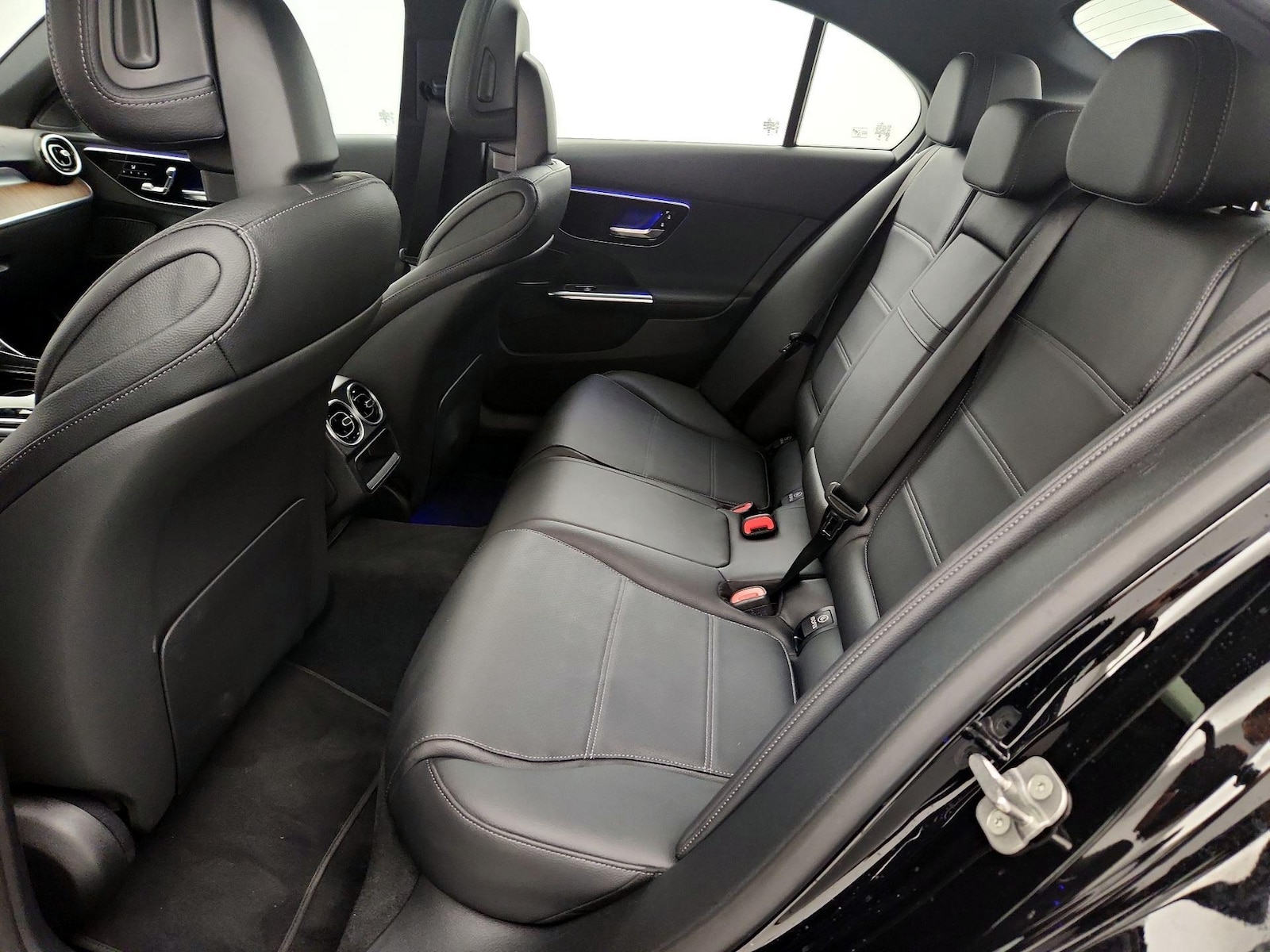2025 Mercedes-Benz C-Class Sedan C 300 - Photo 21