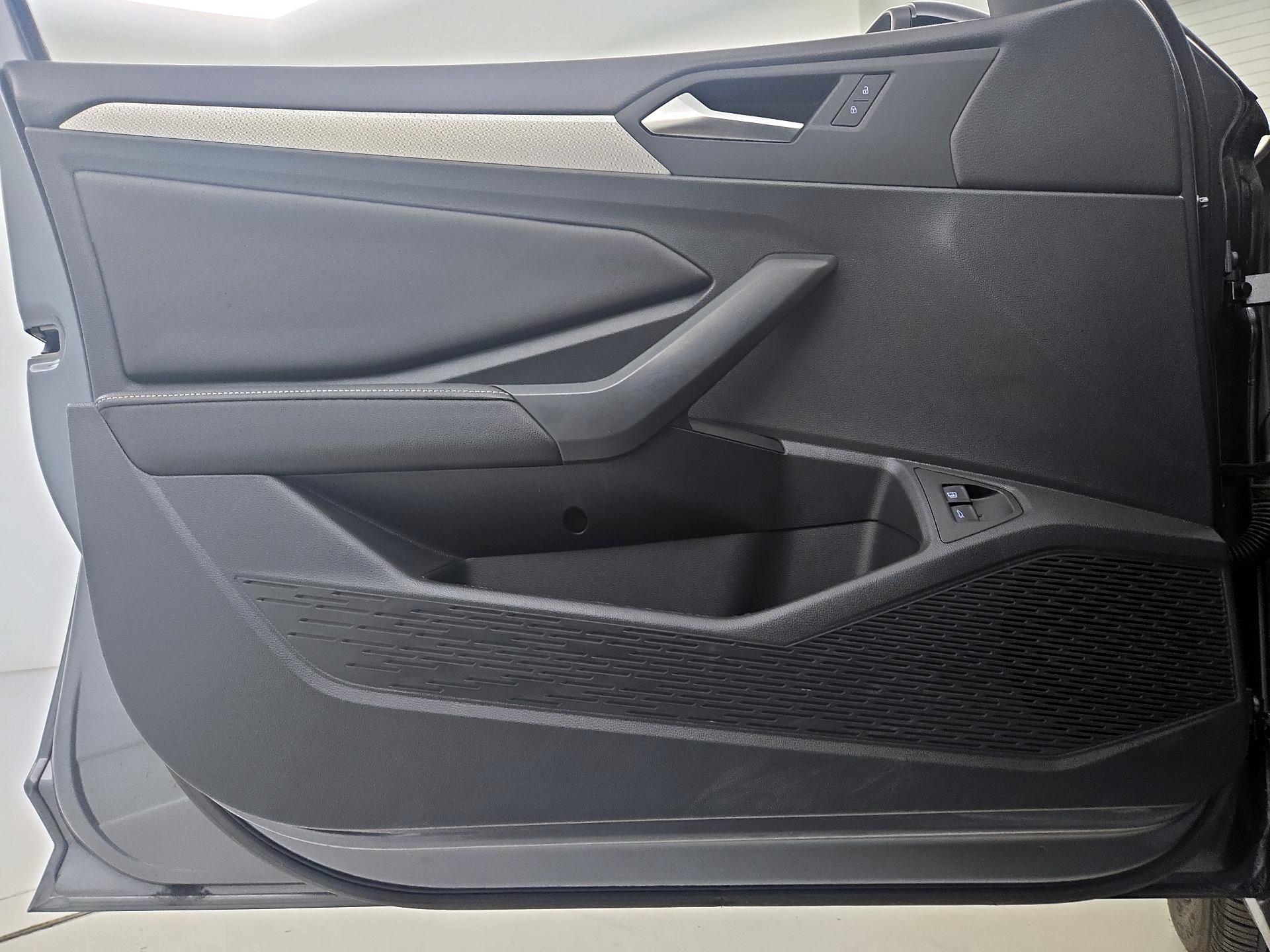 Thumbnail: 2023 Volkswagen Jetta - 12