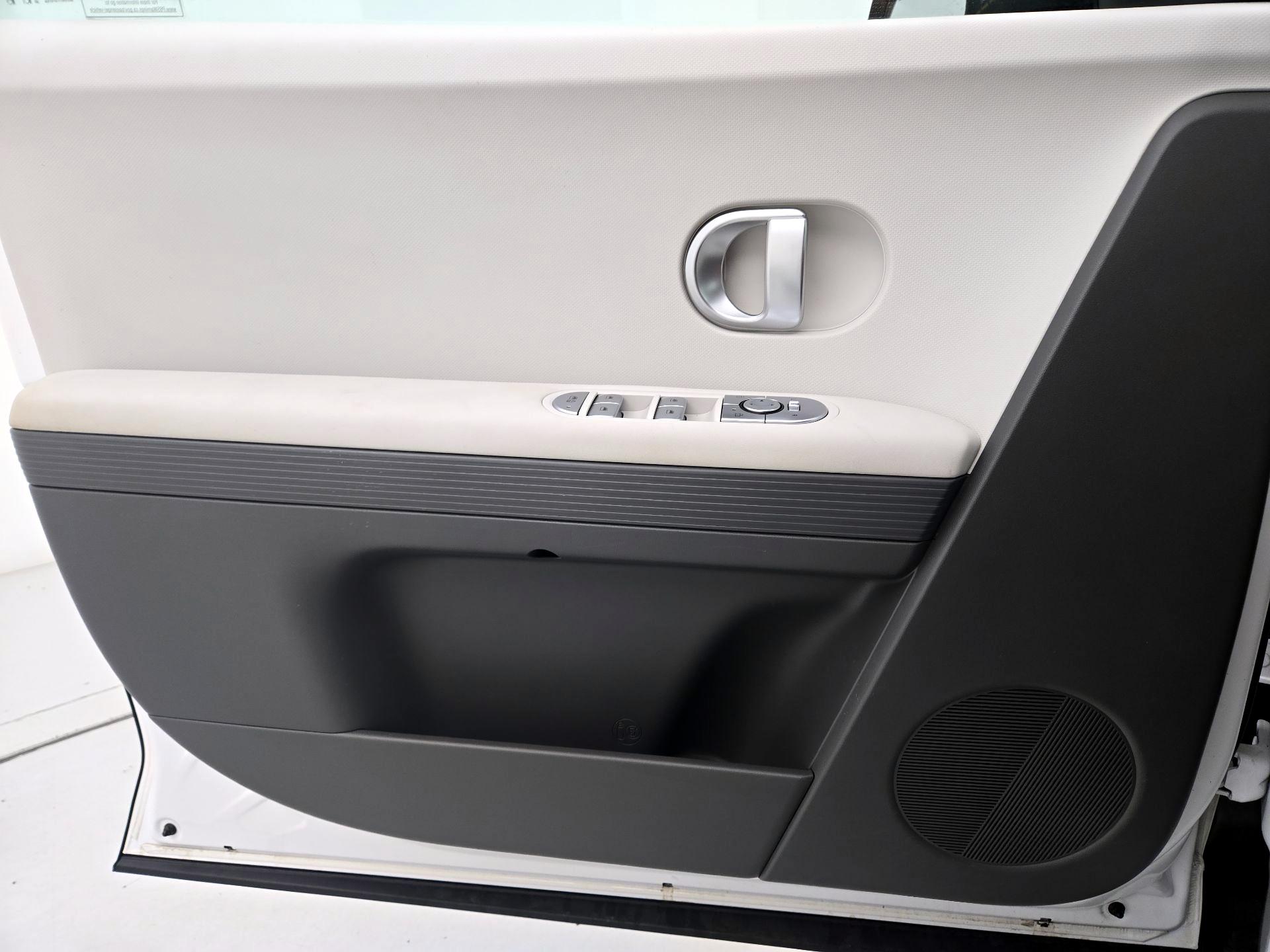 Thumbnail: 2024 Hyundai Ioniq 5 - 10