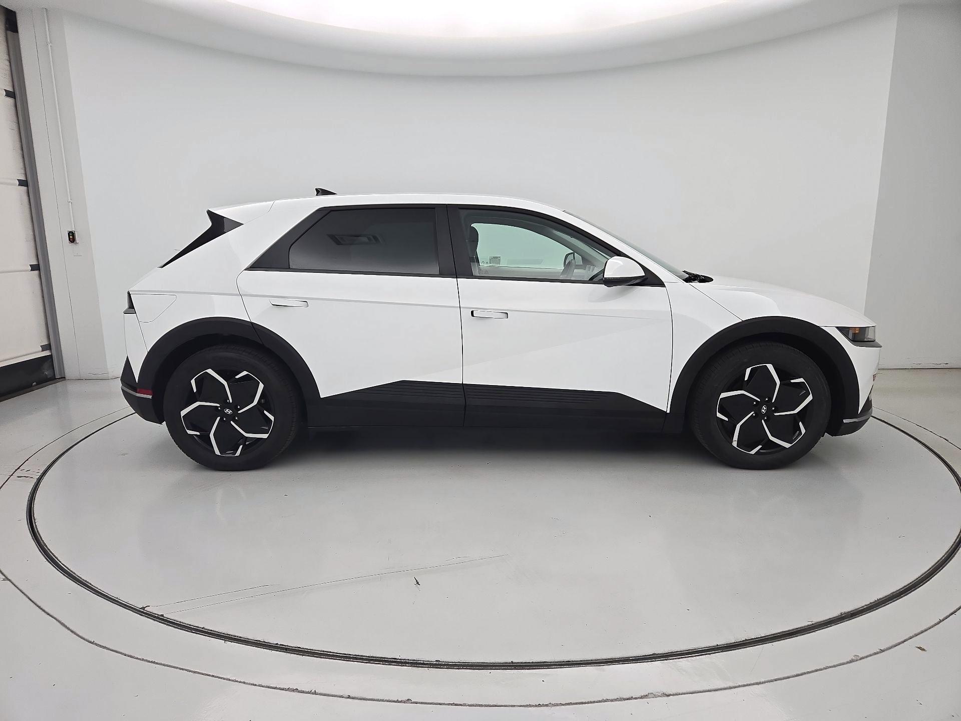 Thumbnail: 2024 Hyundai Ioniq 5 - 4