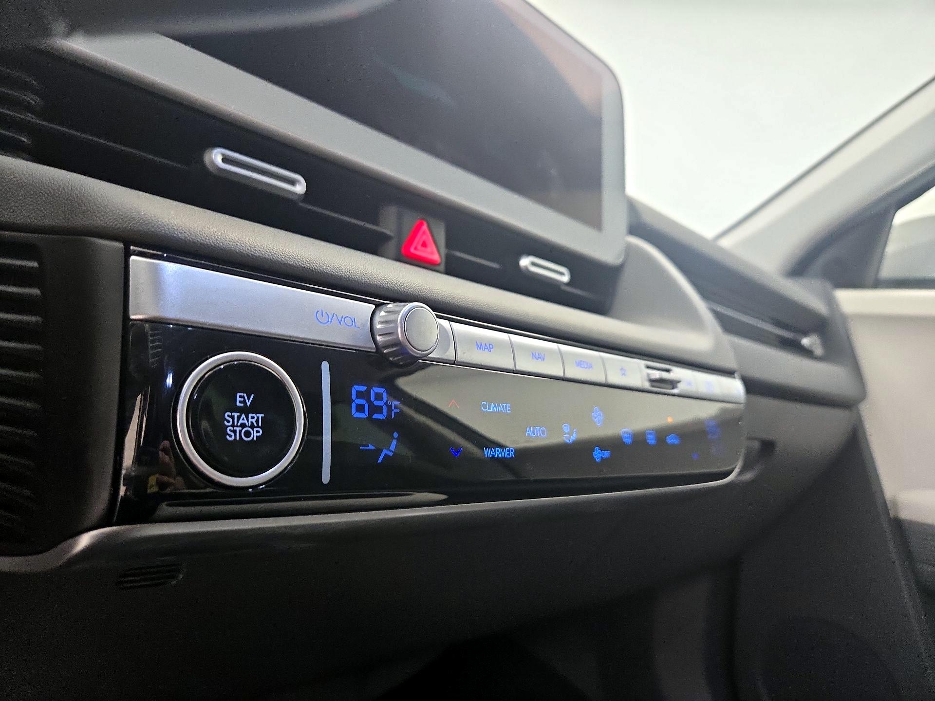 Thumbnail: 2024 Hyundai Ioniq 5 - 17