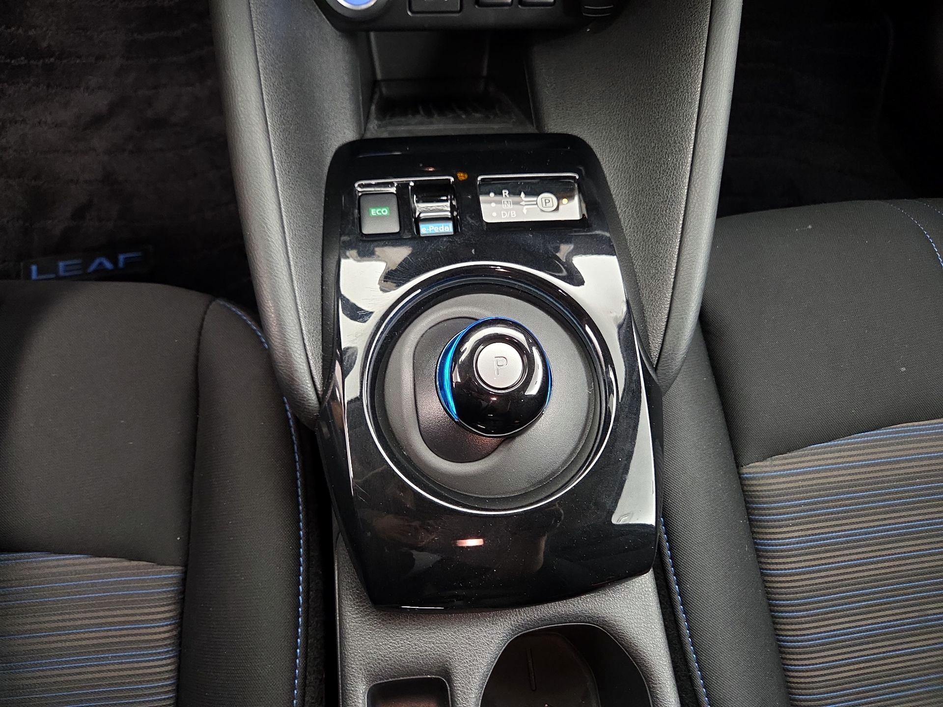 Thumbnail: 2023 Nissan Leaf - 17