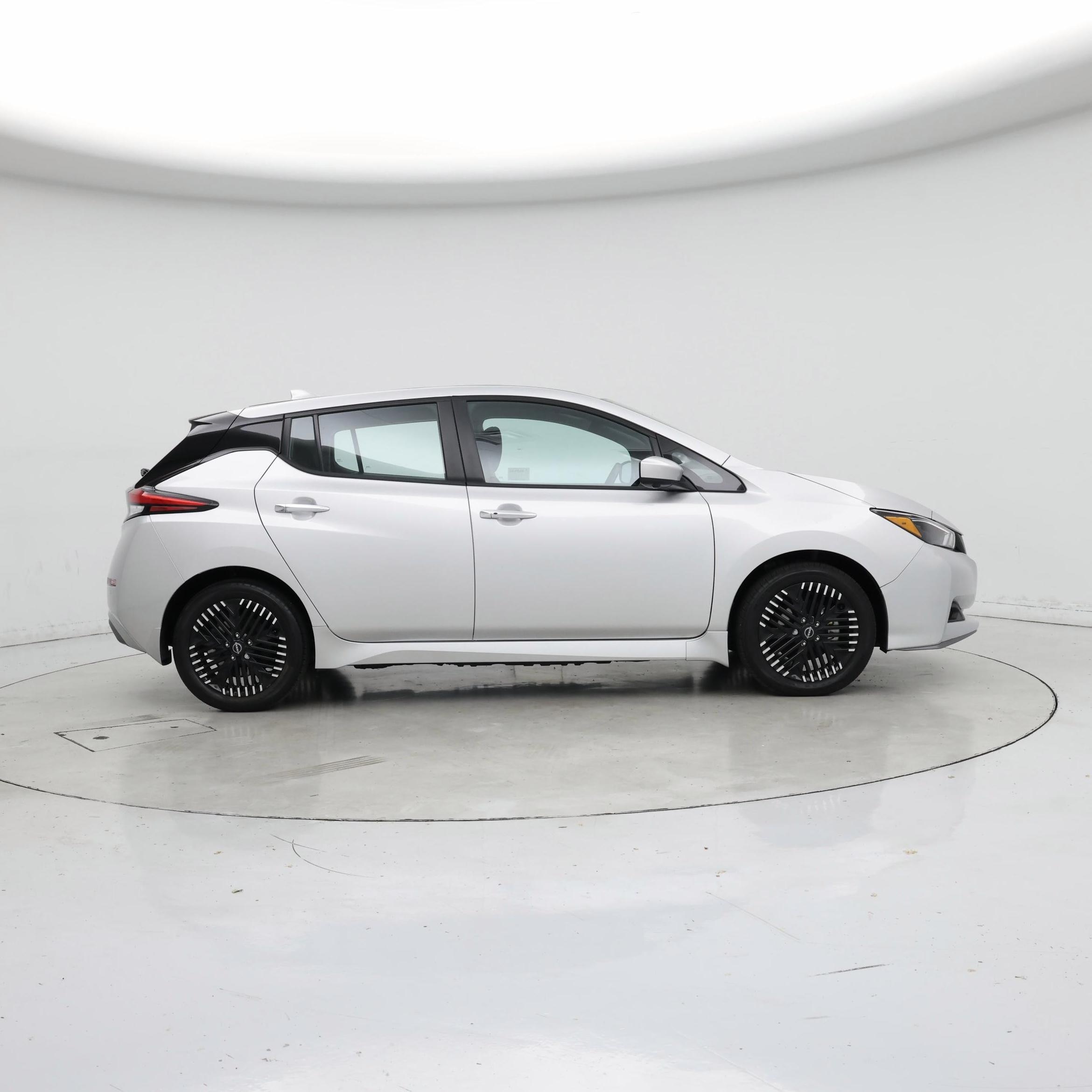 Thumbnail: 2023 Nissan Leaf - 7