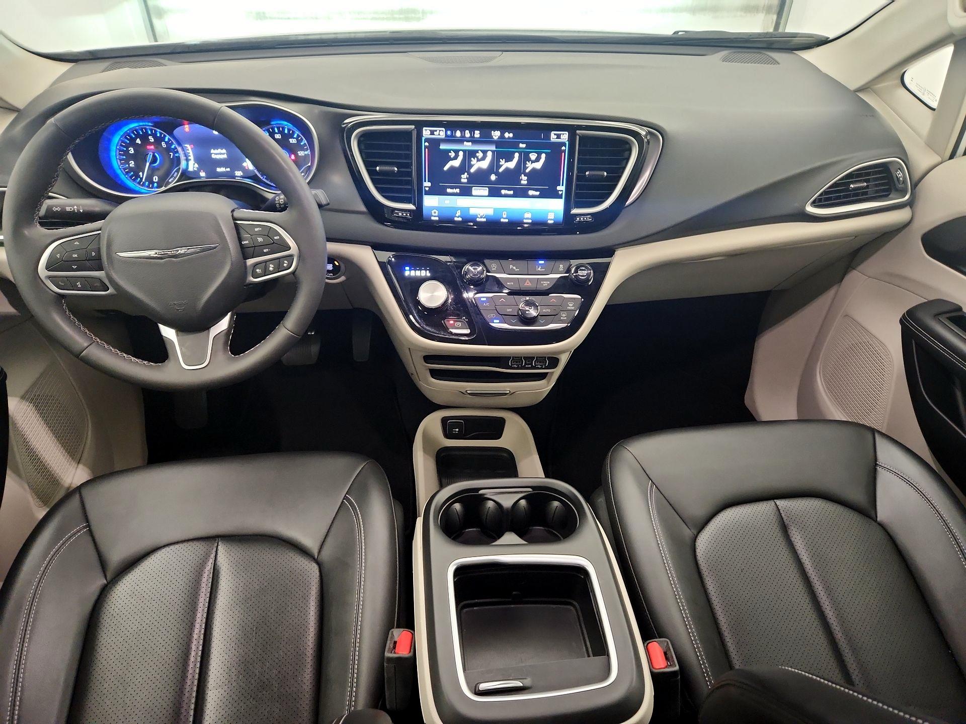Thumbnail: 2024 Chrysler Pacifica - 9