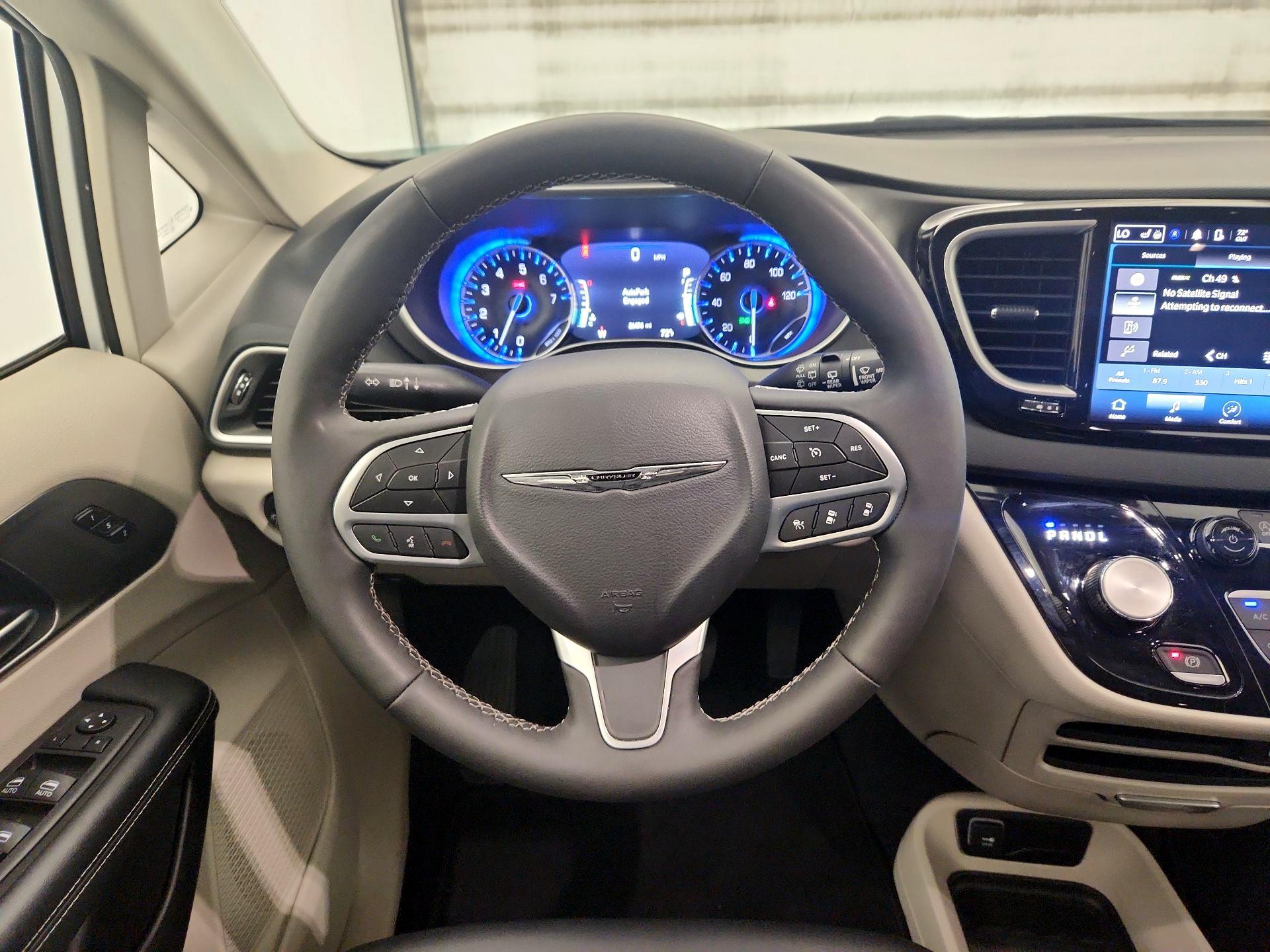 Thumbnail: 2024 Chrysler Pacifica - 10