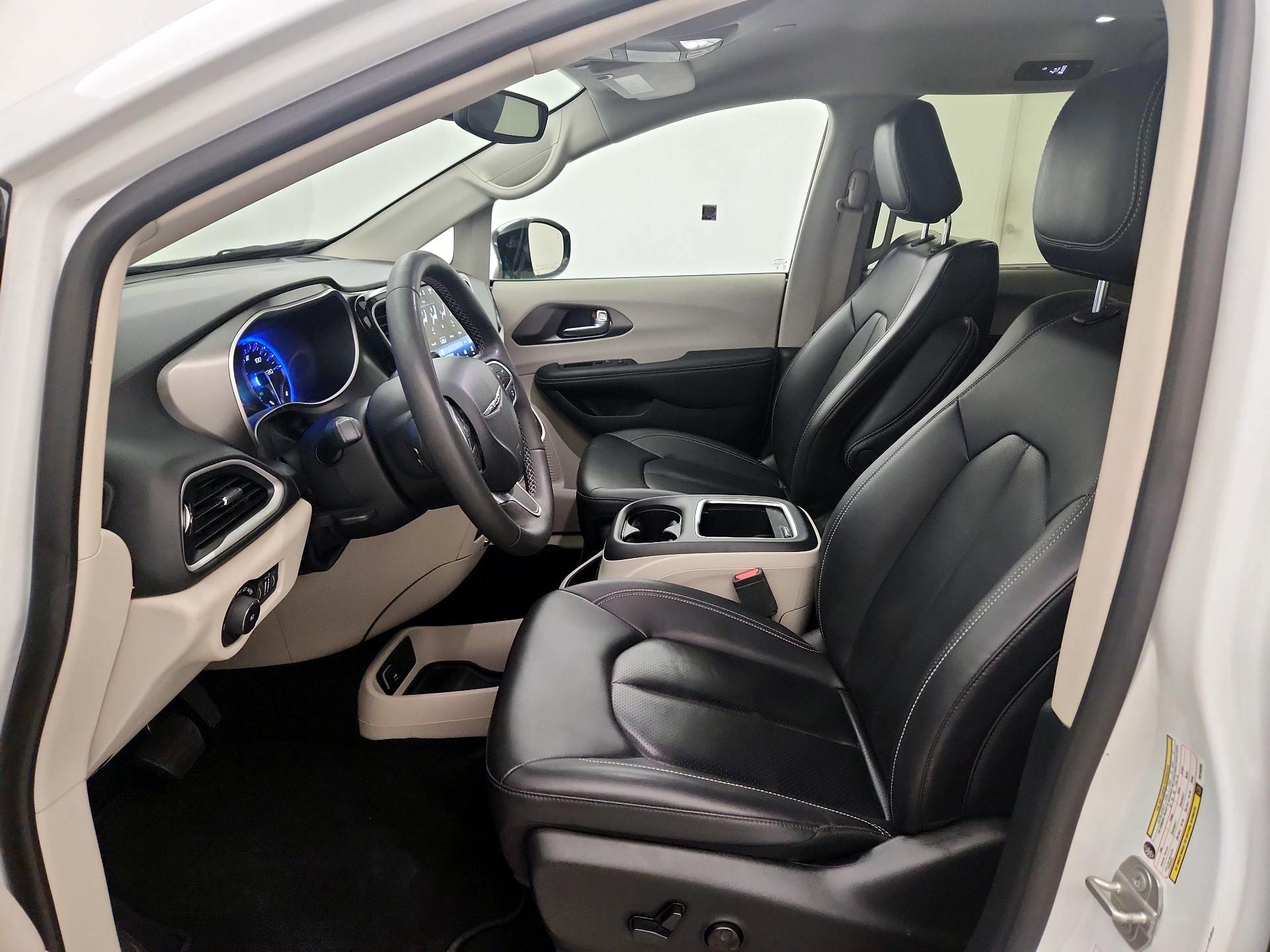 Thumbnail: 2024 Chrysler Pacifica - 11