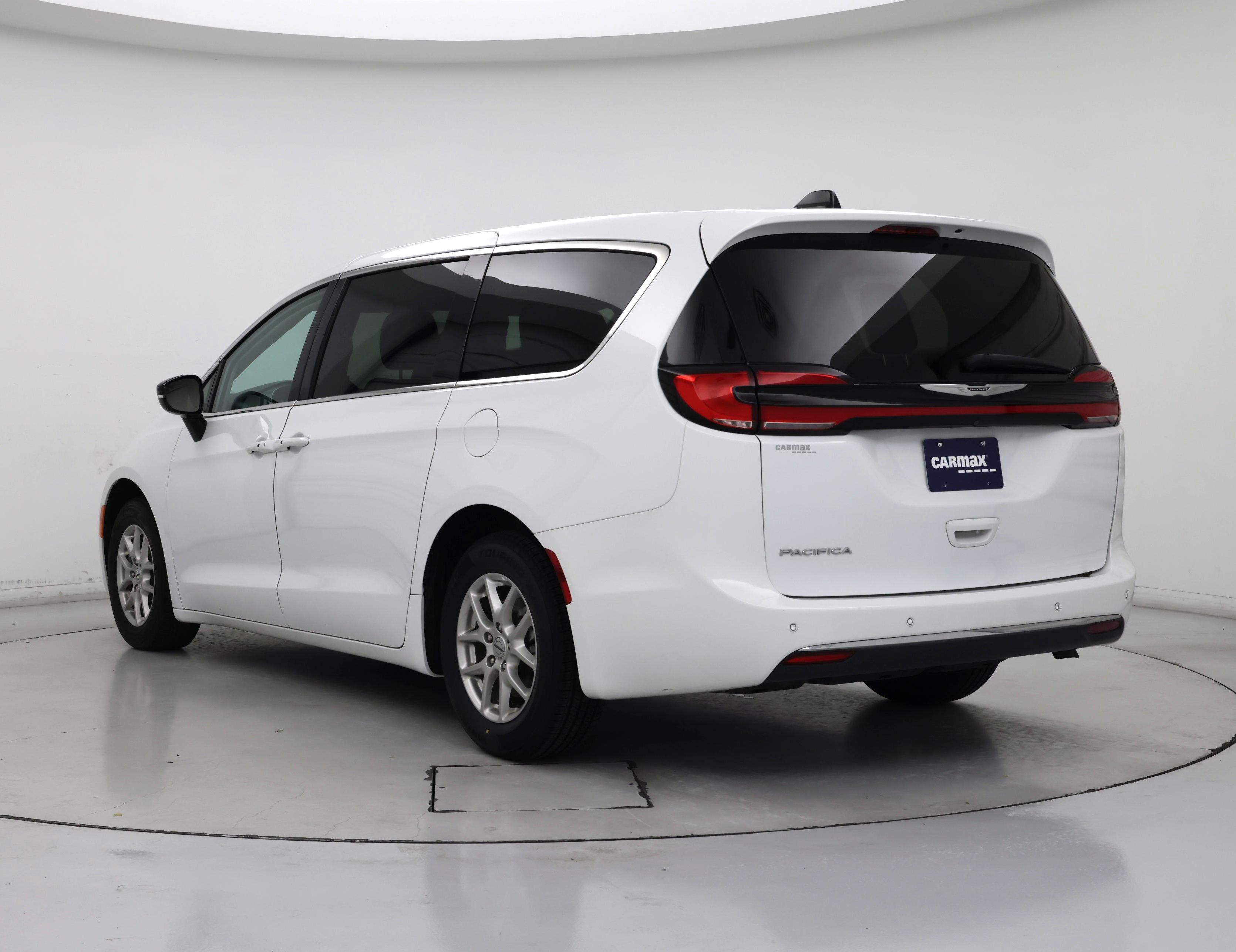 Thumbnail: 2024 Chrysler Pacifica - 2