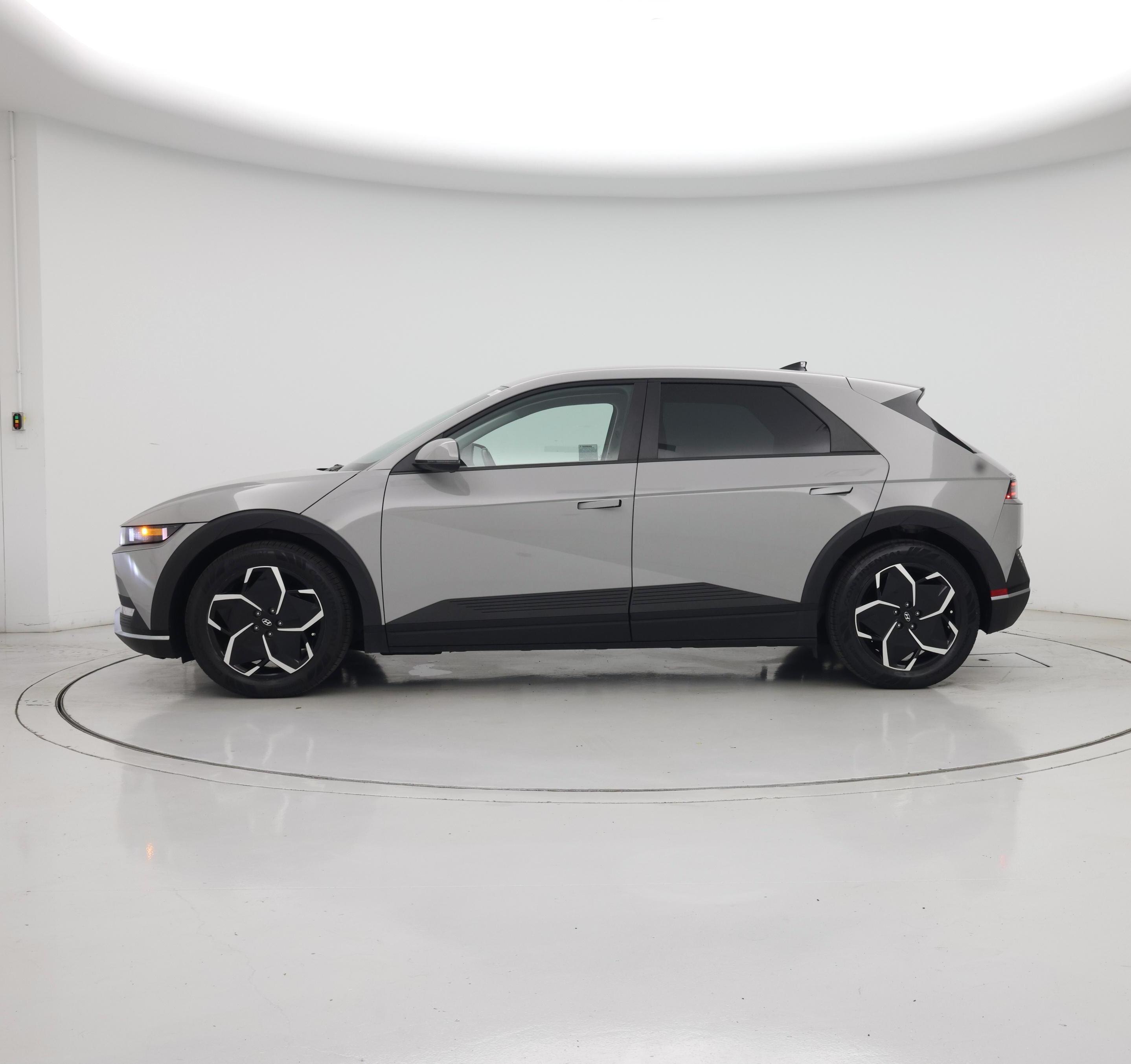 Thumbnail: 2024 Hyundai Ioniq 5 - 3
