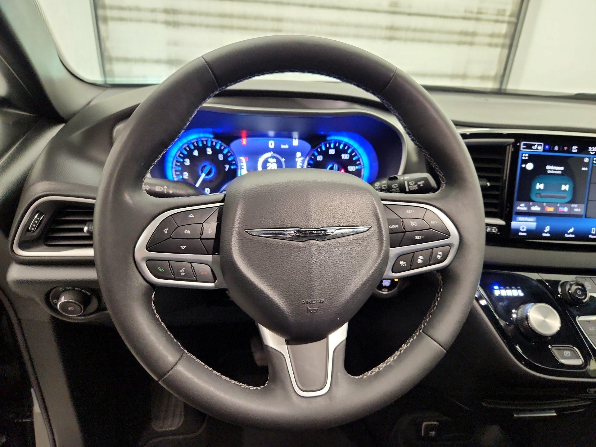Thumbnail: 2025 Chrysler Pacifica - 10