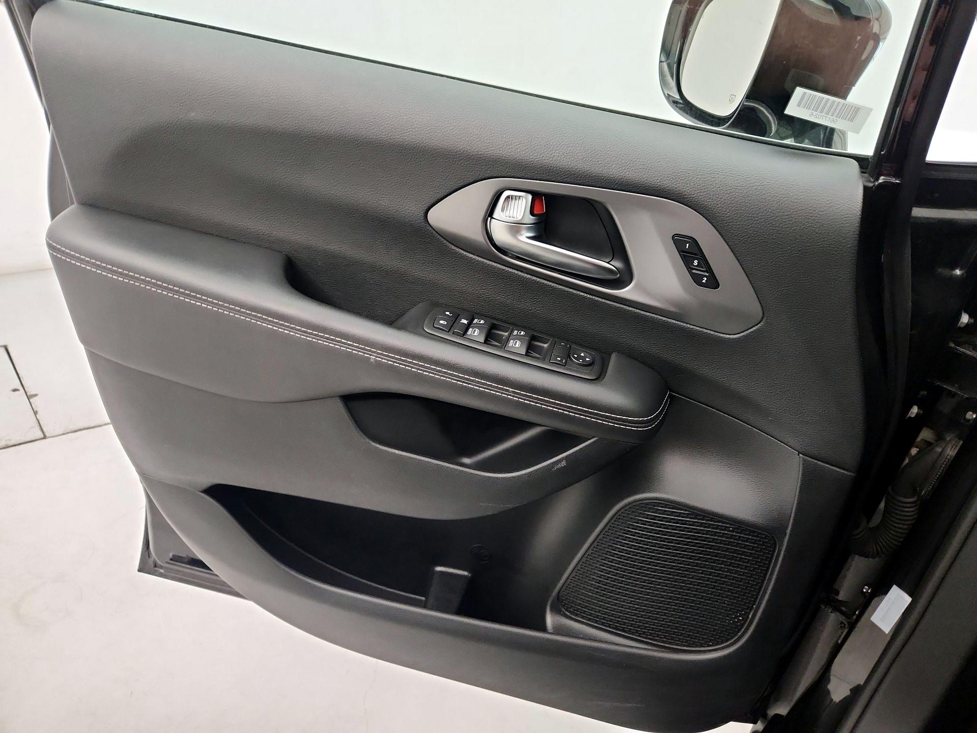 Thumbnail: 2025 Chrysler Pacifica - 12