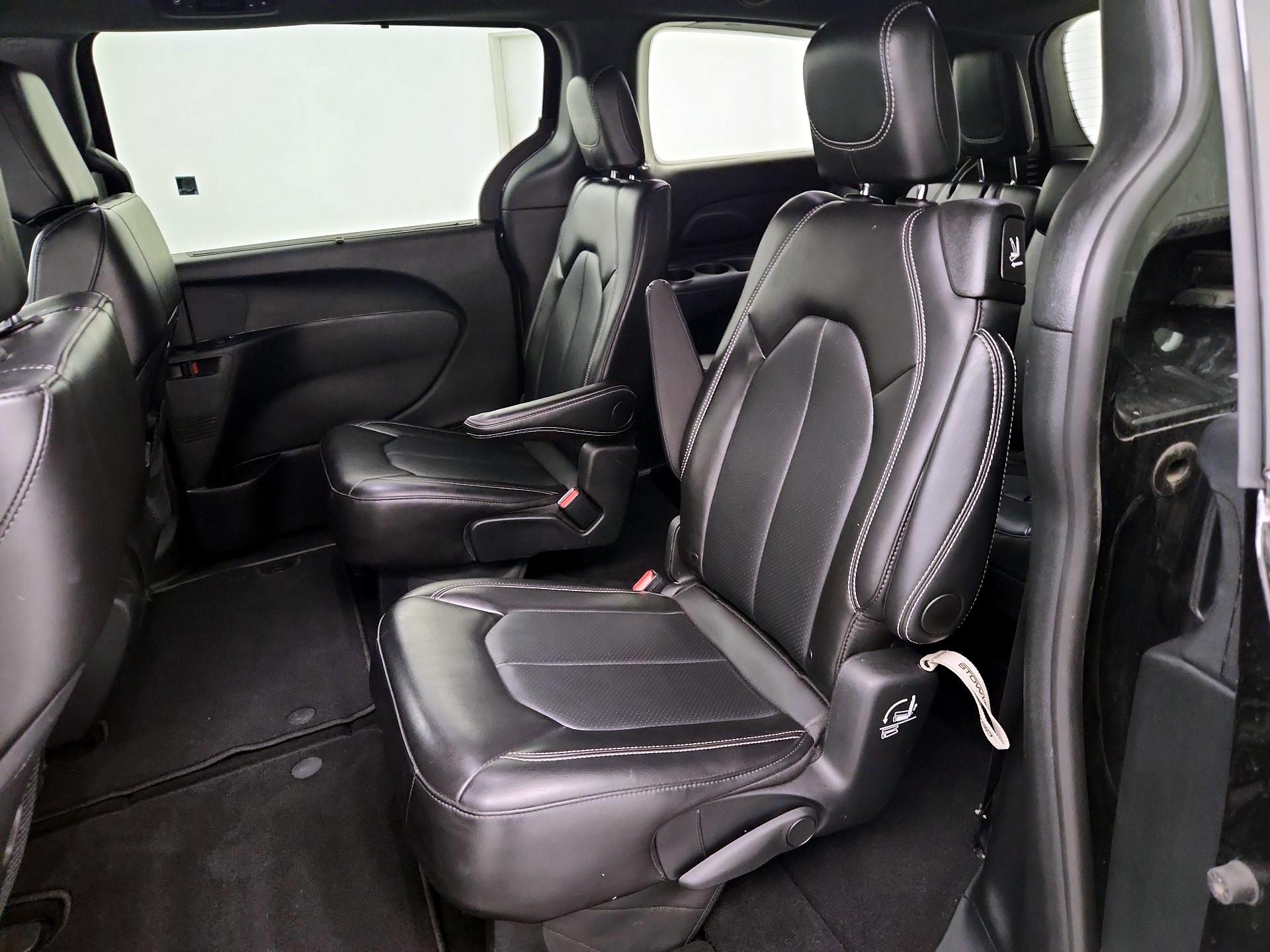 Thumbnail: 2025 Chrysler Pacifica - 19
