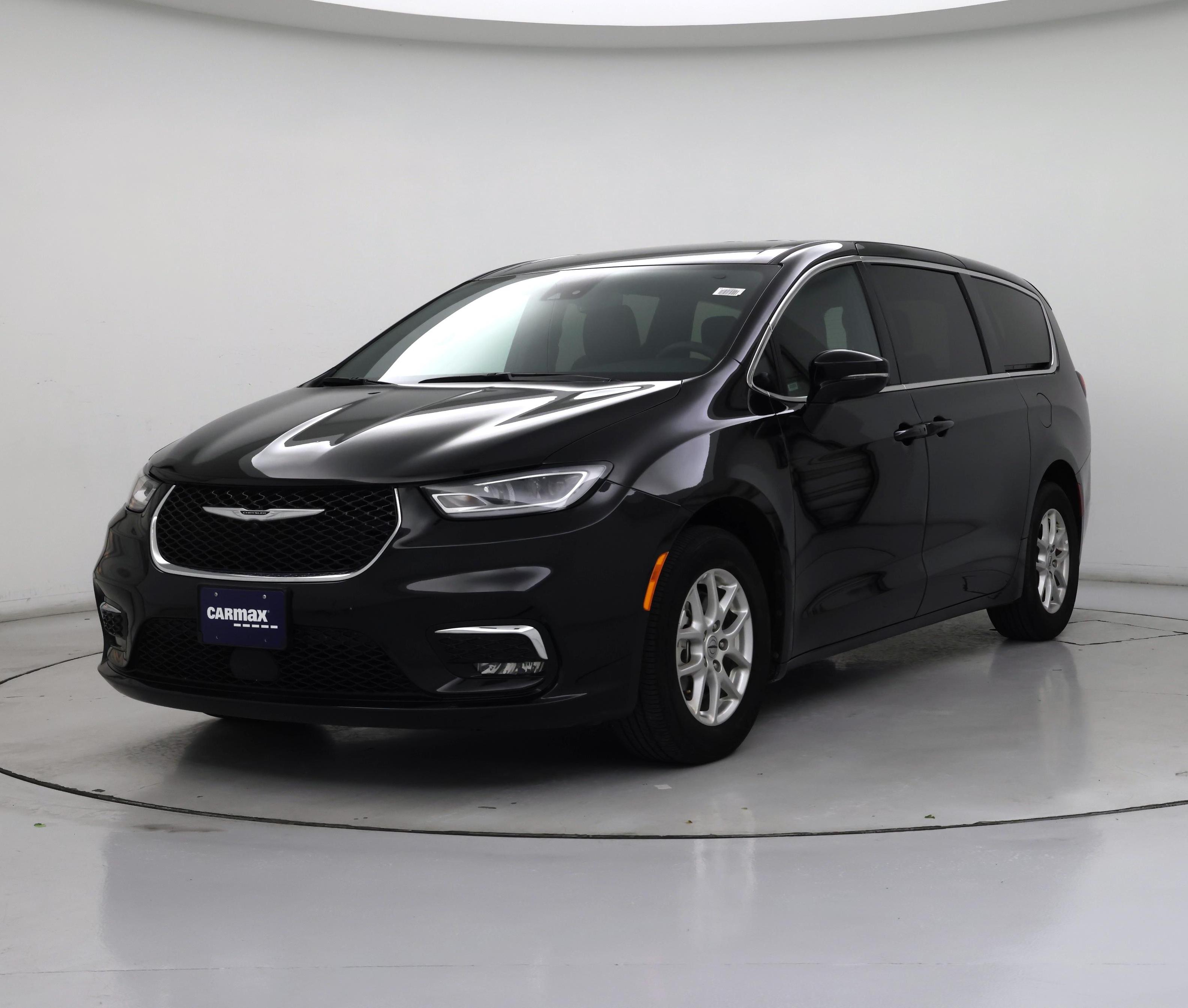 Thumbnail: 2025 Chrysler Pacifica - 4